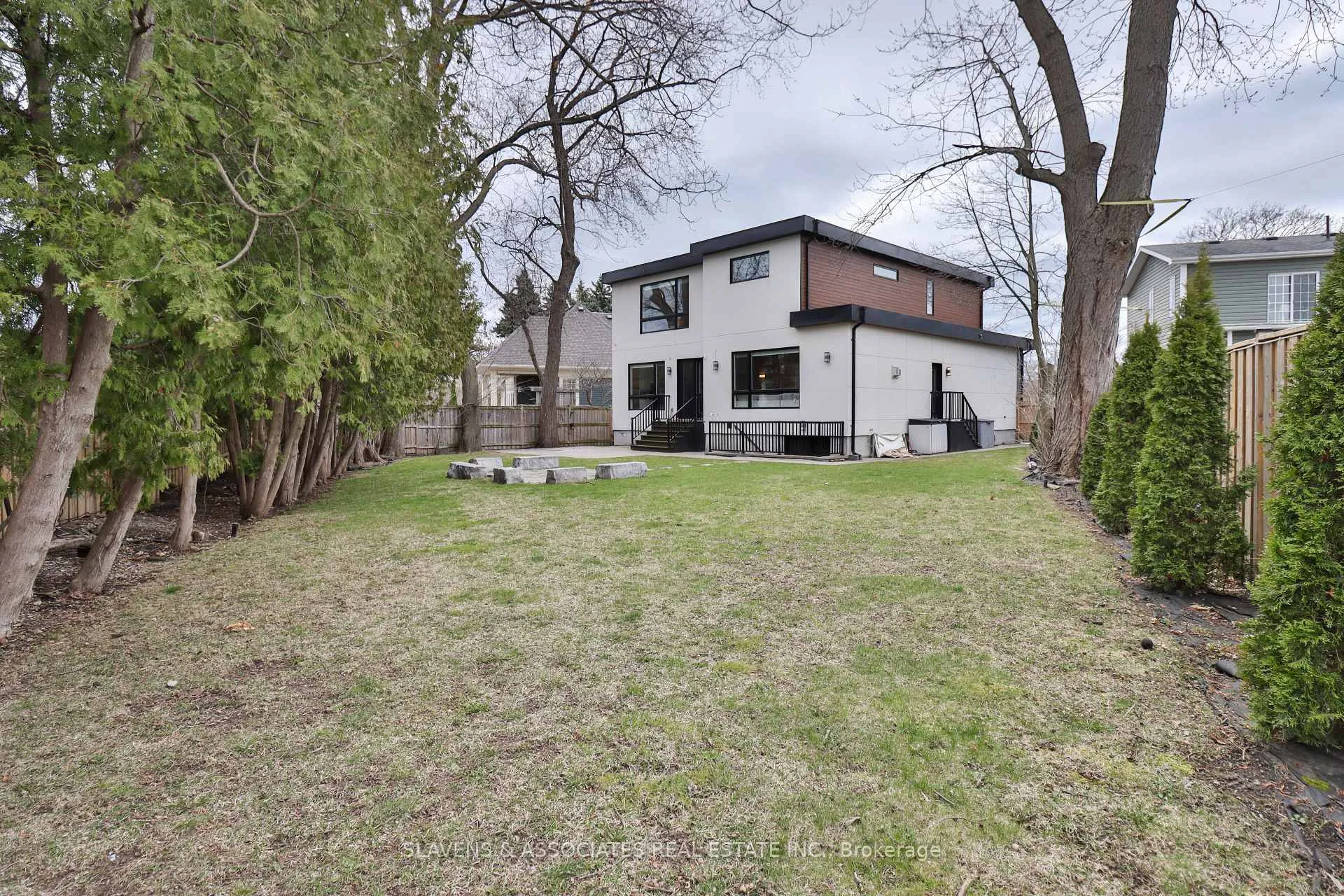 Photo 42 of 271 Jennings Crescent, Oakville, Bronte — HOMEH