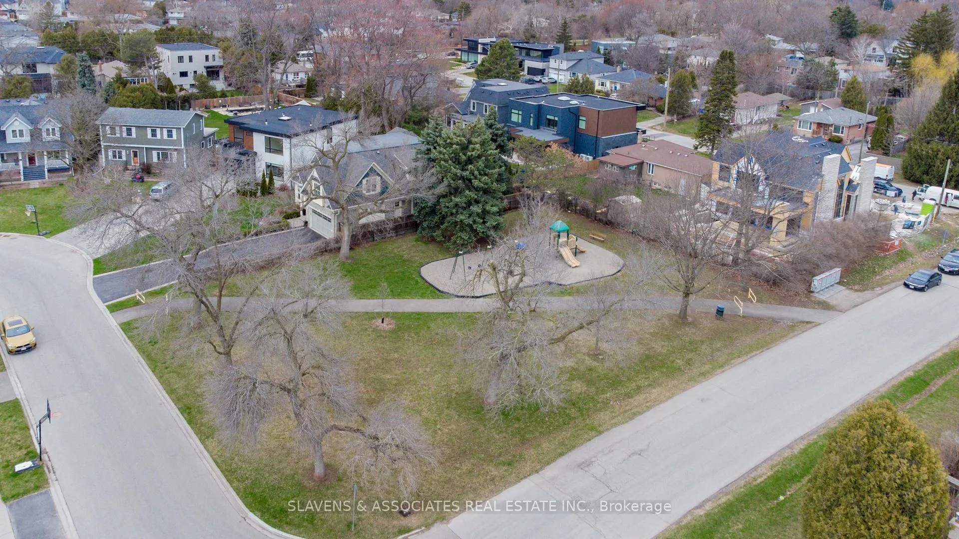 Photo 43 of 271 Jennings Crescent, Oakville, Bronte — HOMEH