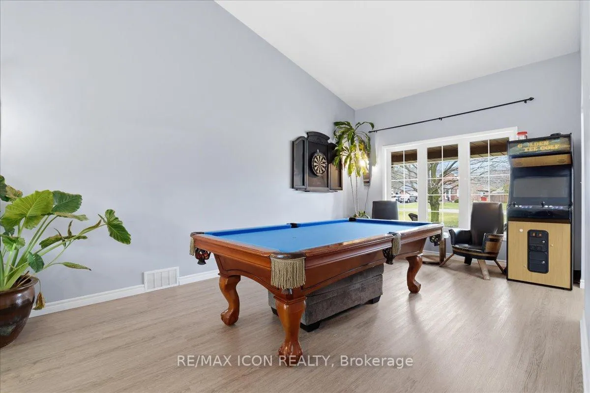 Photo 11 of 6 Bannister Street, Brant, Oakland — HOMEH