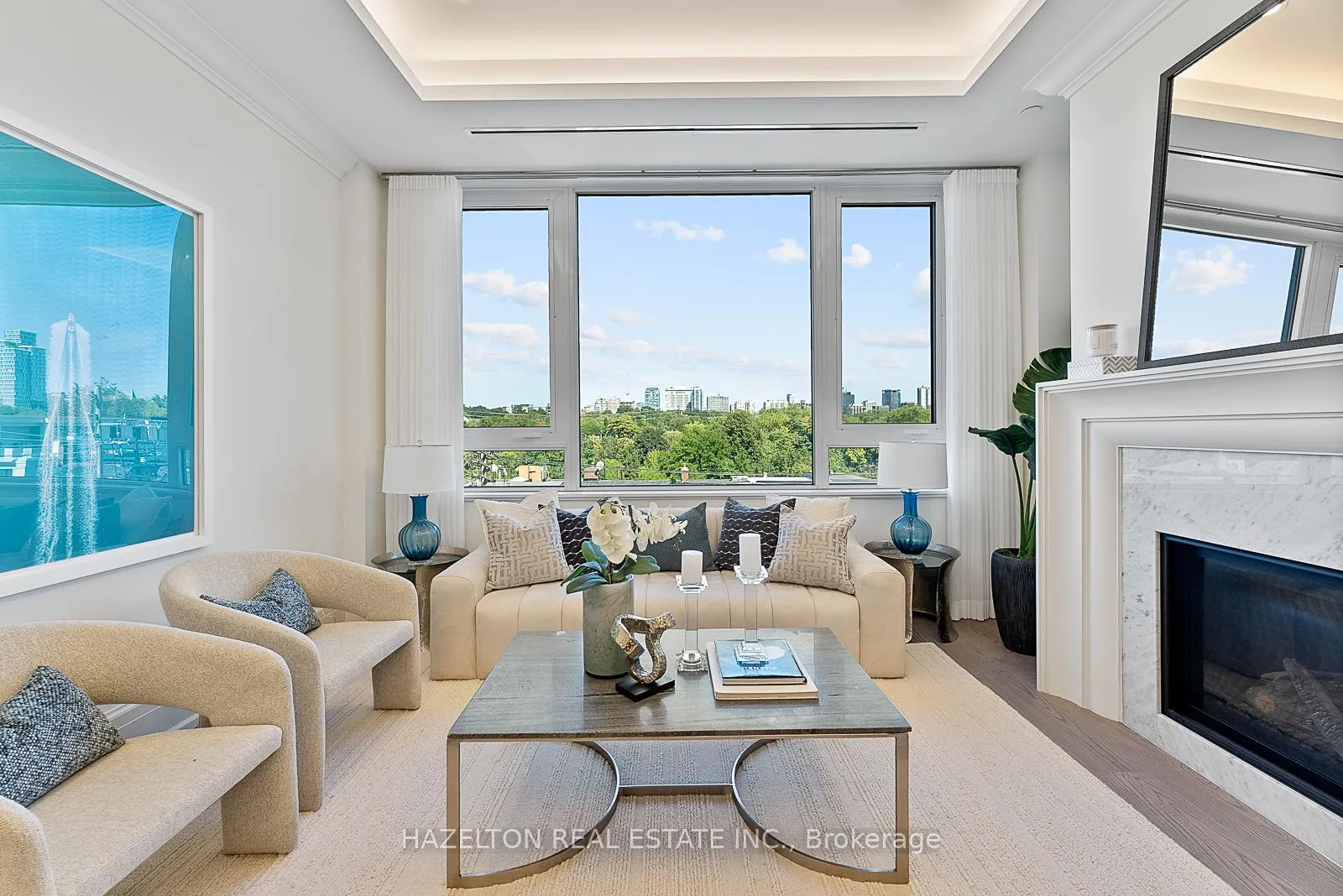 Photo 4 of Unit 404, 128 Hazelton Avenue, Toronto, The Annex — HOMEH