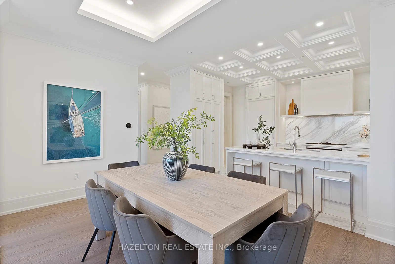 Photo 10 of Unit 404, 128 Hazelton Avenue, Toronto, The Annex — HOMEH