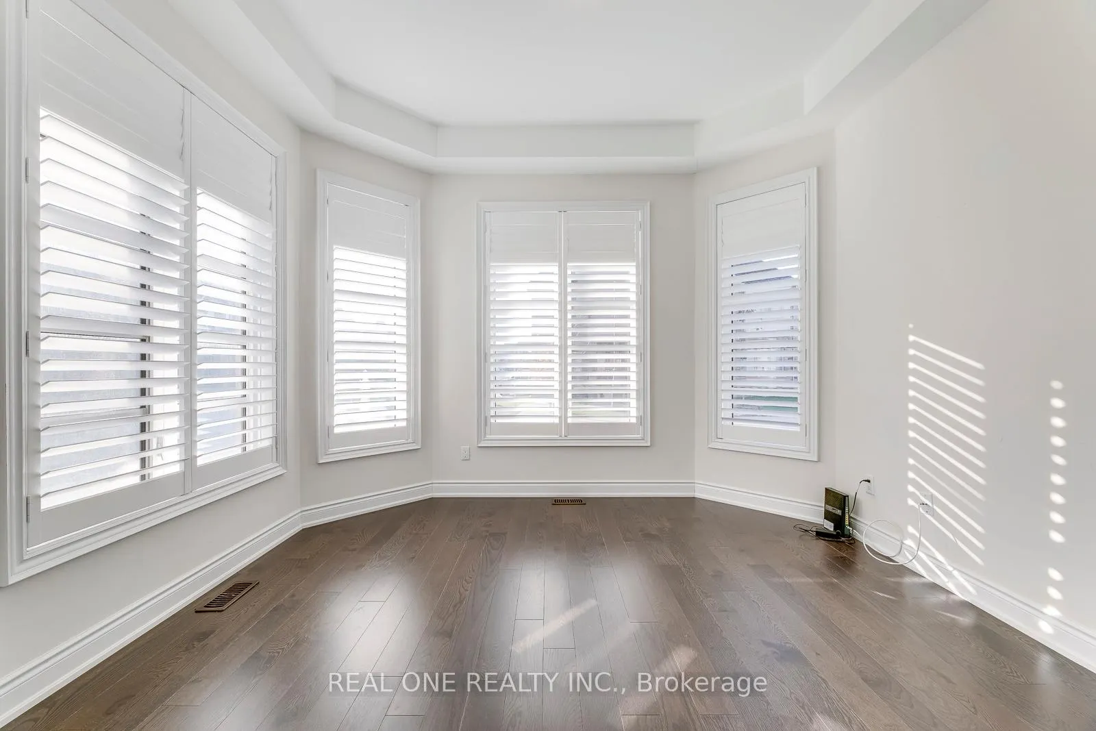 Photo 5 of 69 Threshing Mill Boulevard, Oakville, Glenorchy — HOMEH
