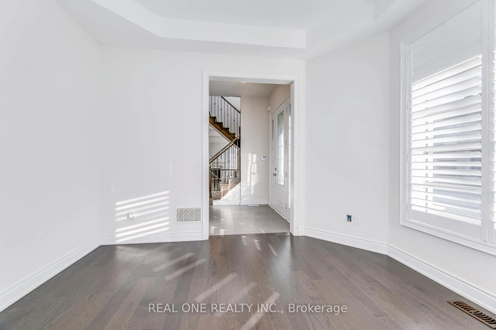 Photo 6 of 69 Threshing Mill Boulevard, Oakville, Glenorchy — HOMEH