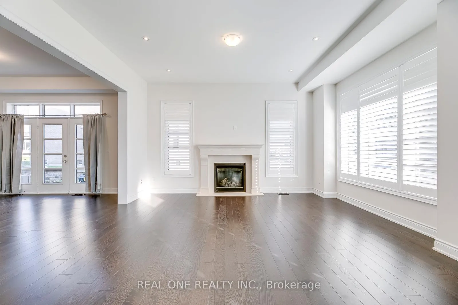 Photo 10 of 69 Threshing Mill Boulevard, Oakville, Glenorchy — HOMEH