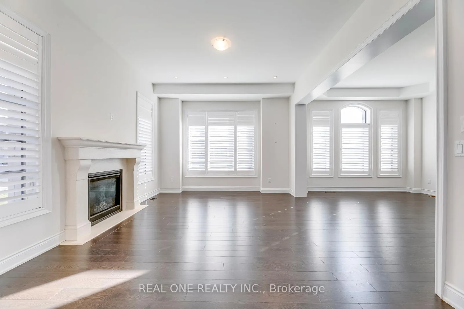 Photo 12 of 69 Threshing Mill Boulevard, Oakville, Glenorchy — HOMEH