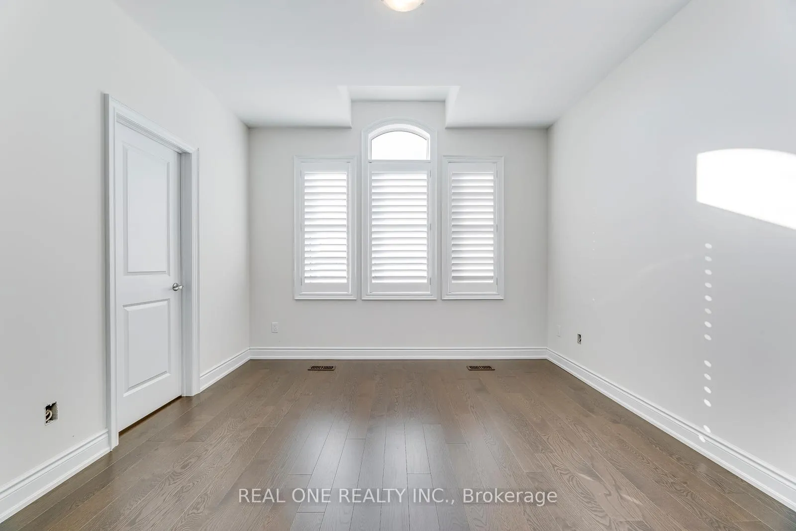Photo 33 of 69 Threshing Mill Boulevard, Oakville, Glenorchy — HOMEH