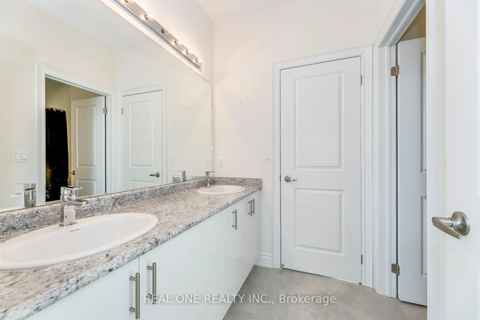 Photo 36 of 69 Threshing Mill Boulevard, Oakville, Glenorchy — HOMEH