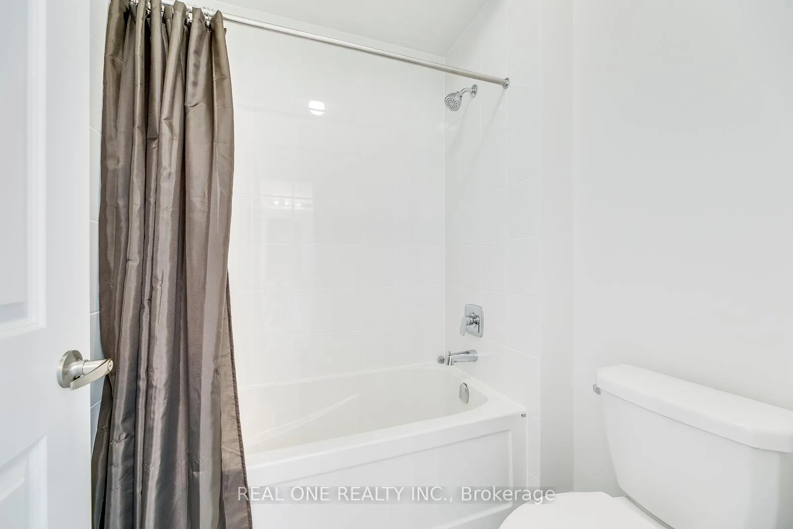 Photo 37 of 69 Threshing Mill Boulevard, Oakville, Glenorchy — HOMEH