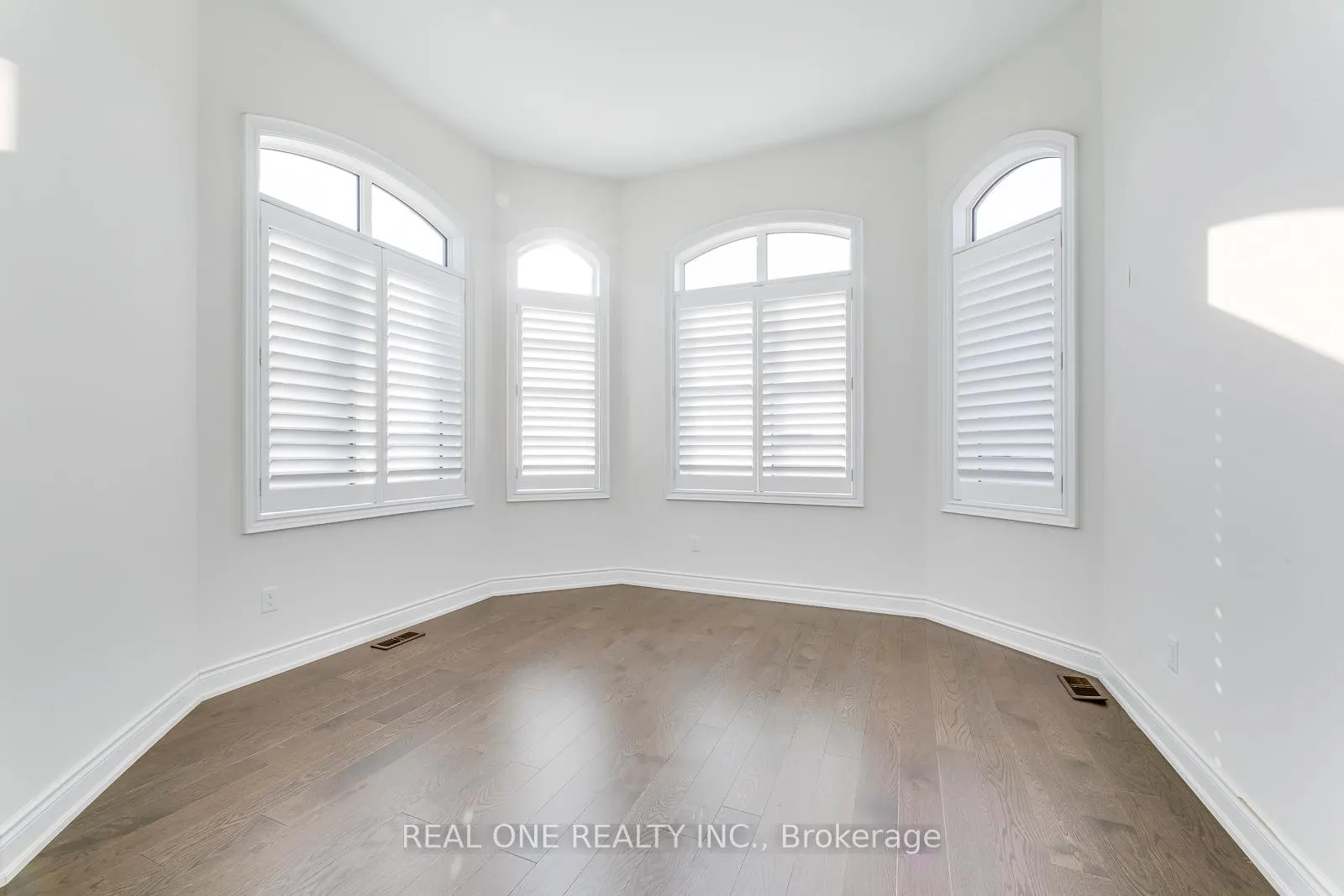 Photo 38 of 69 Threshing Mill Boulevard, Oakville, Glenorchy — HOMEH