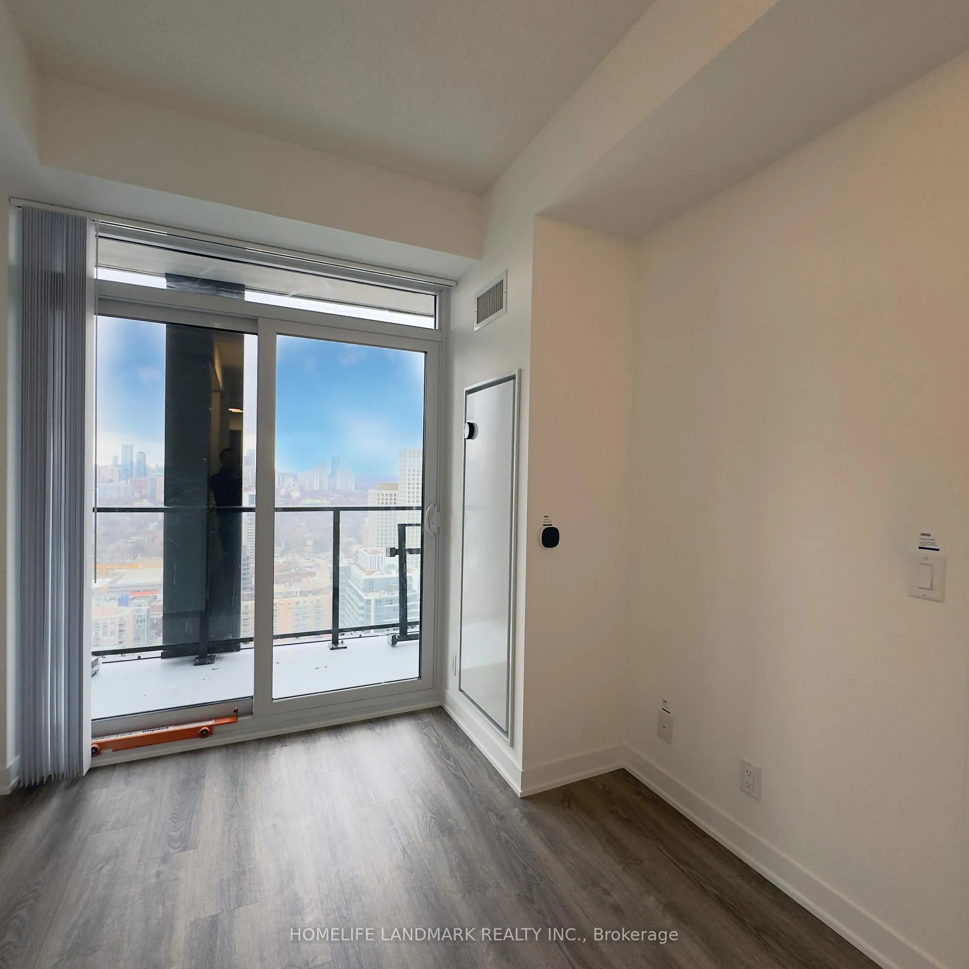 Photo 2 of Unit 3802, 180 Front Street E, Toronto, Moss Park — HOMEH