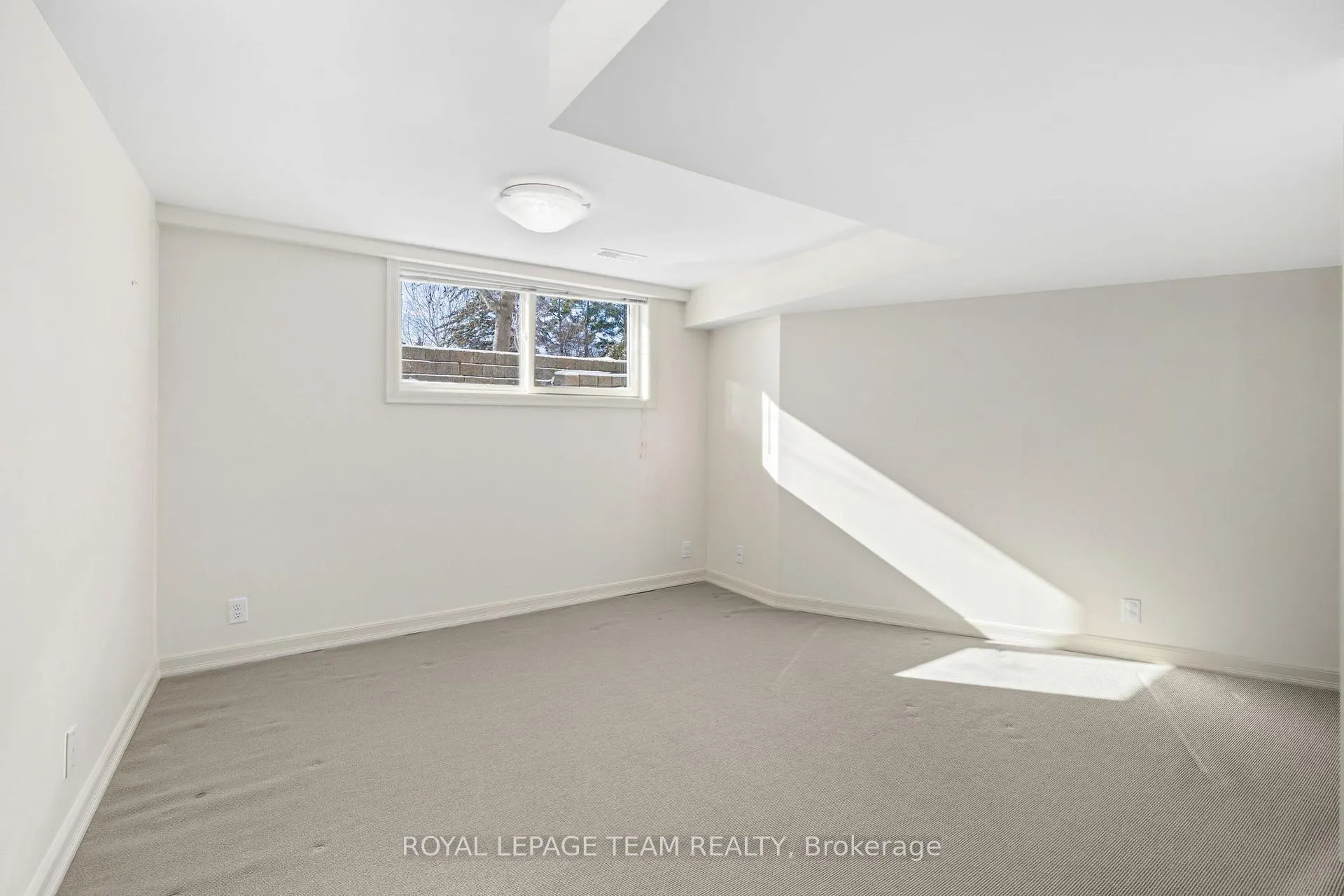 Photo 40 of 7 Kimberley Road, Ottawa, Lynwood Village — HOMEH