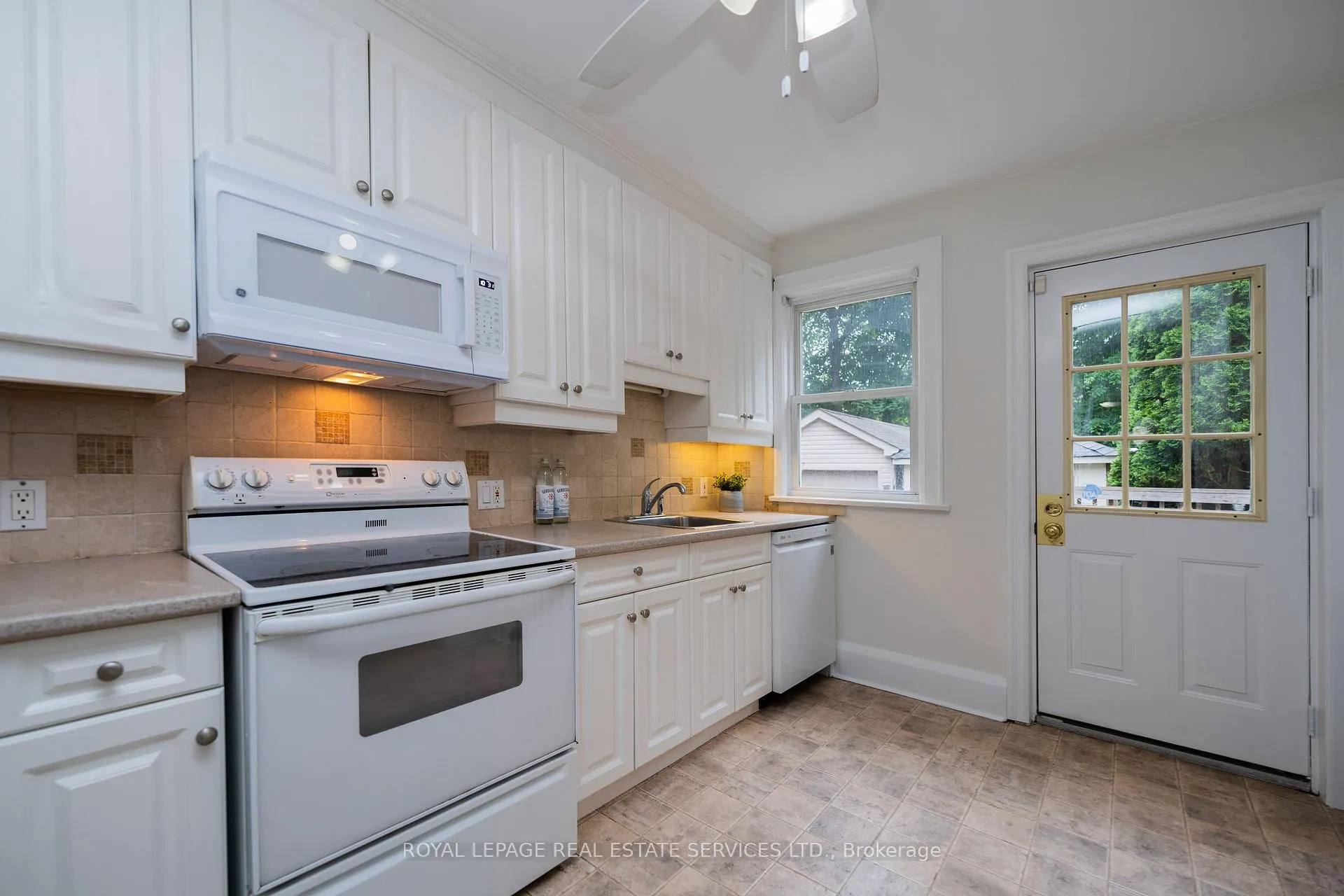 Photo 16 of 341 Old Orchard Grove, Toronto, Lawrence Park North — HOMEH