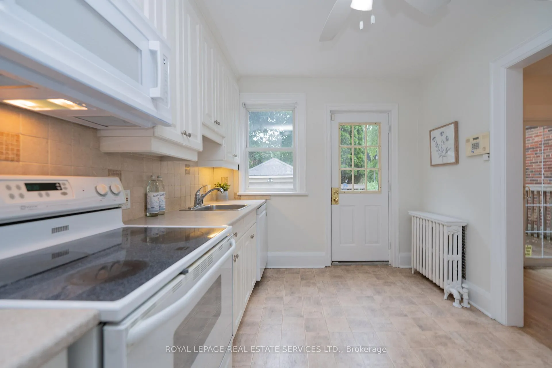 Photo 17 of 341 Old Orchard Grove, Toronto, Lawrence Park North — HOMEH