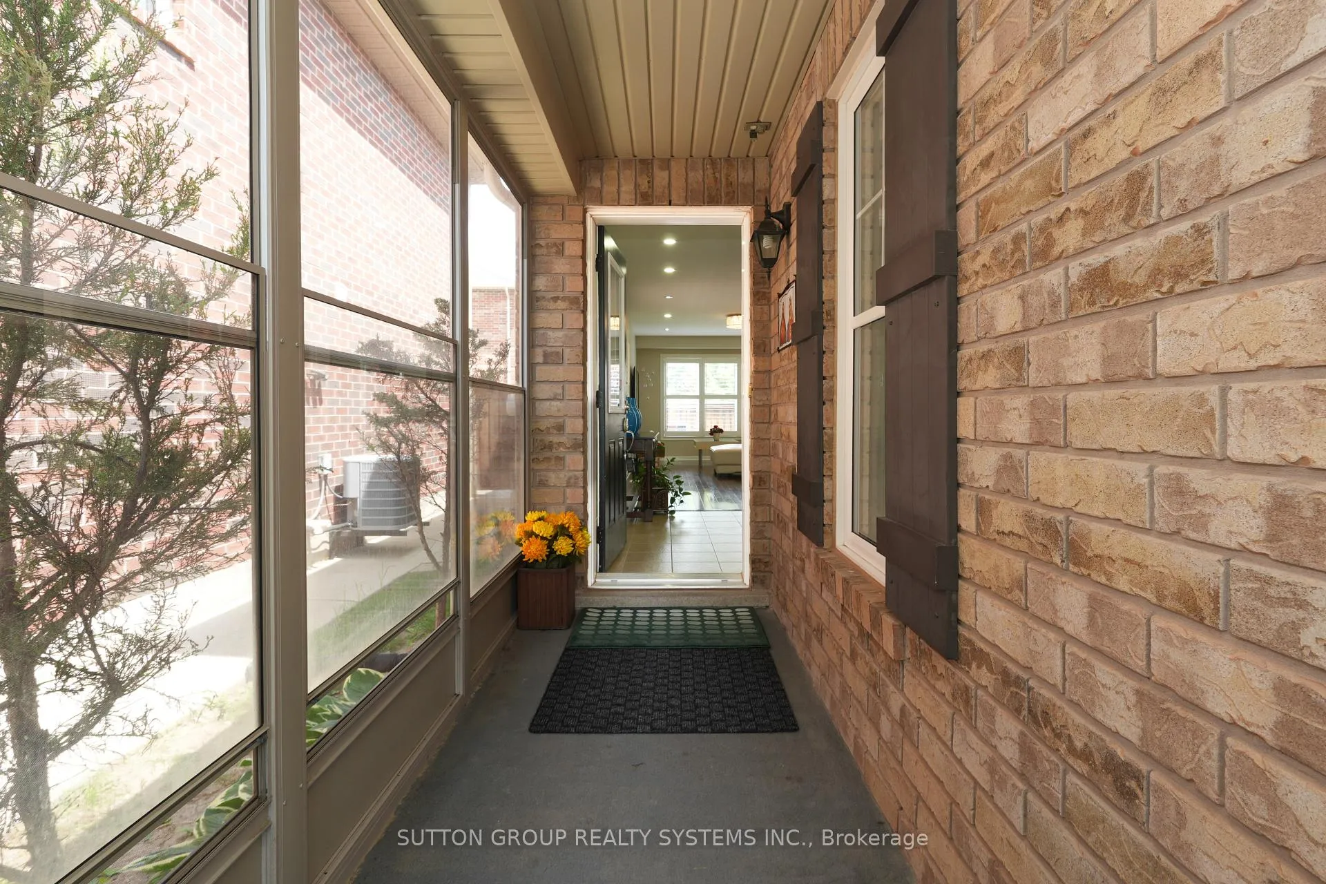 Photo 3 of 35 Bleasdale Avenue, Brampton, Northwest Brampton — HOMEH