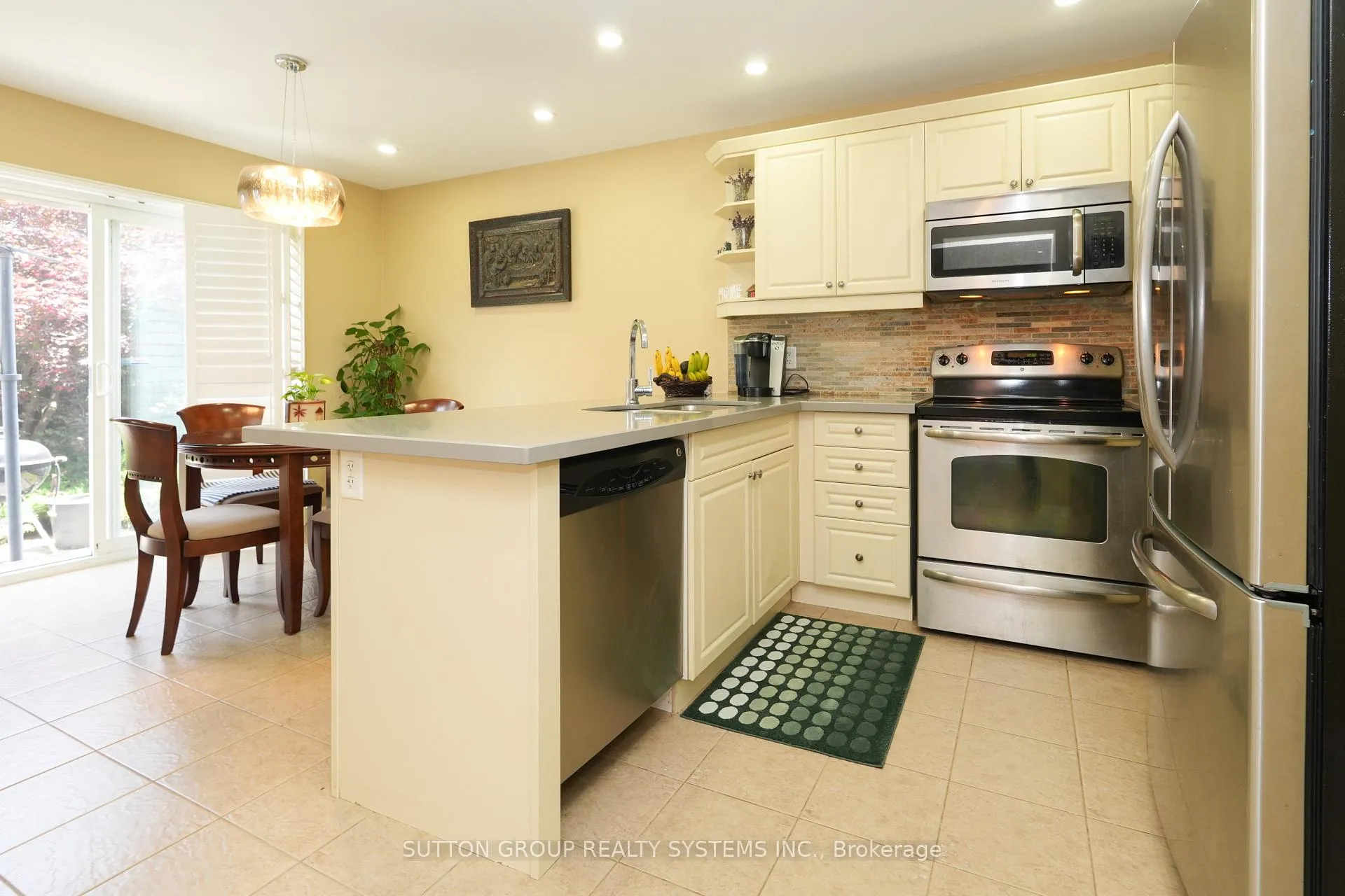 Photo 11 of 35 Bleasdale Avenue, Brampton, Northwest Brampton — HOMEH