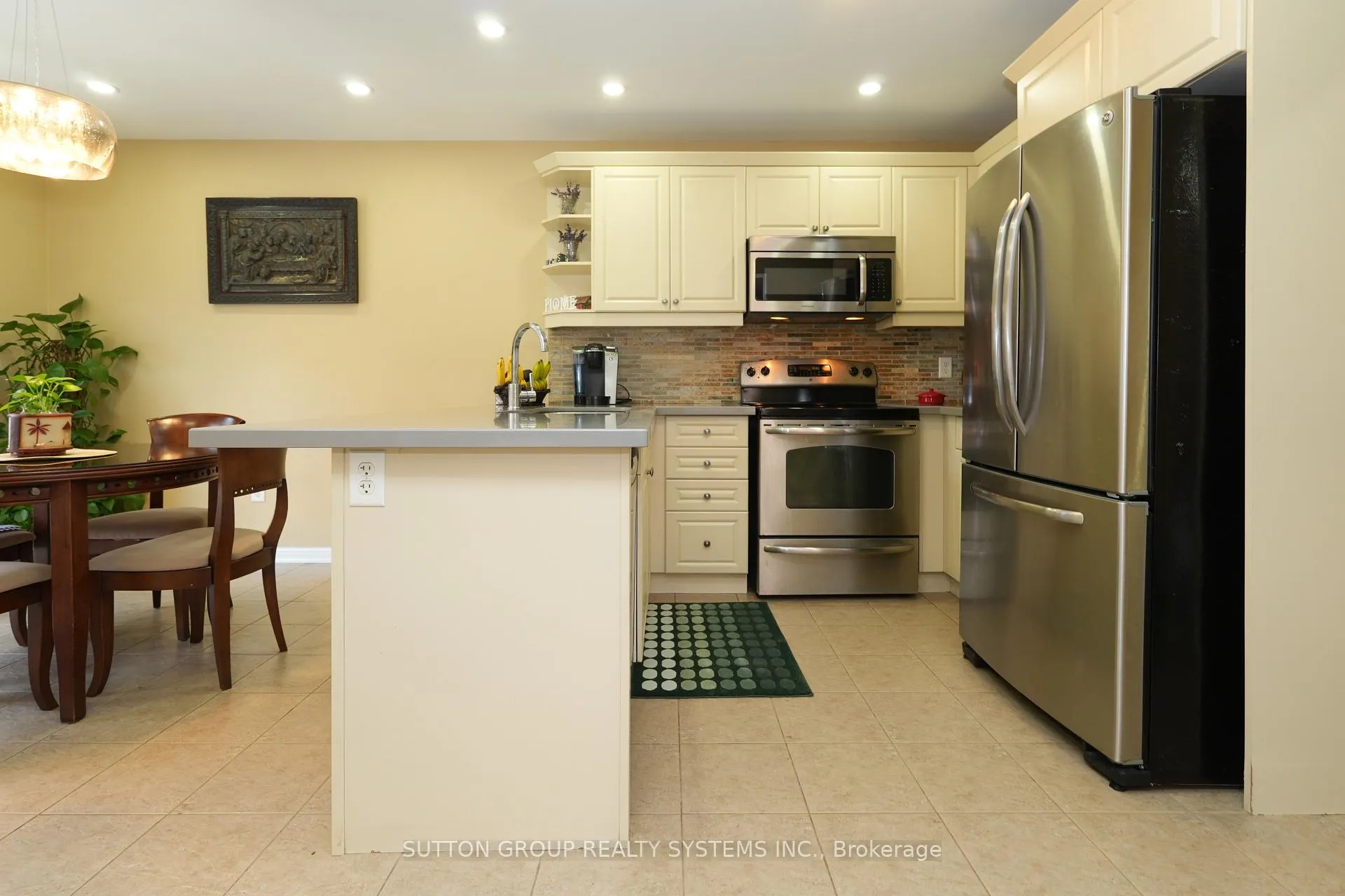 Photo 13 of 35 Bleasdale Avenue, Brampton, Northwest Brampton — HOMEH