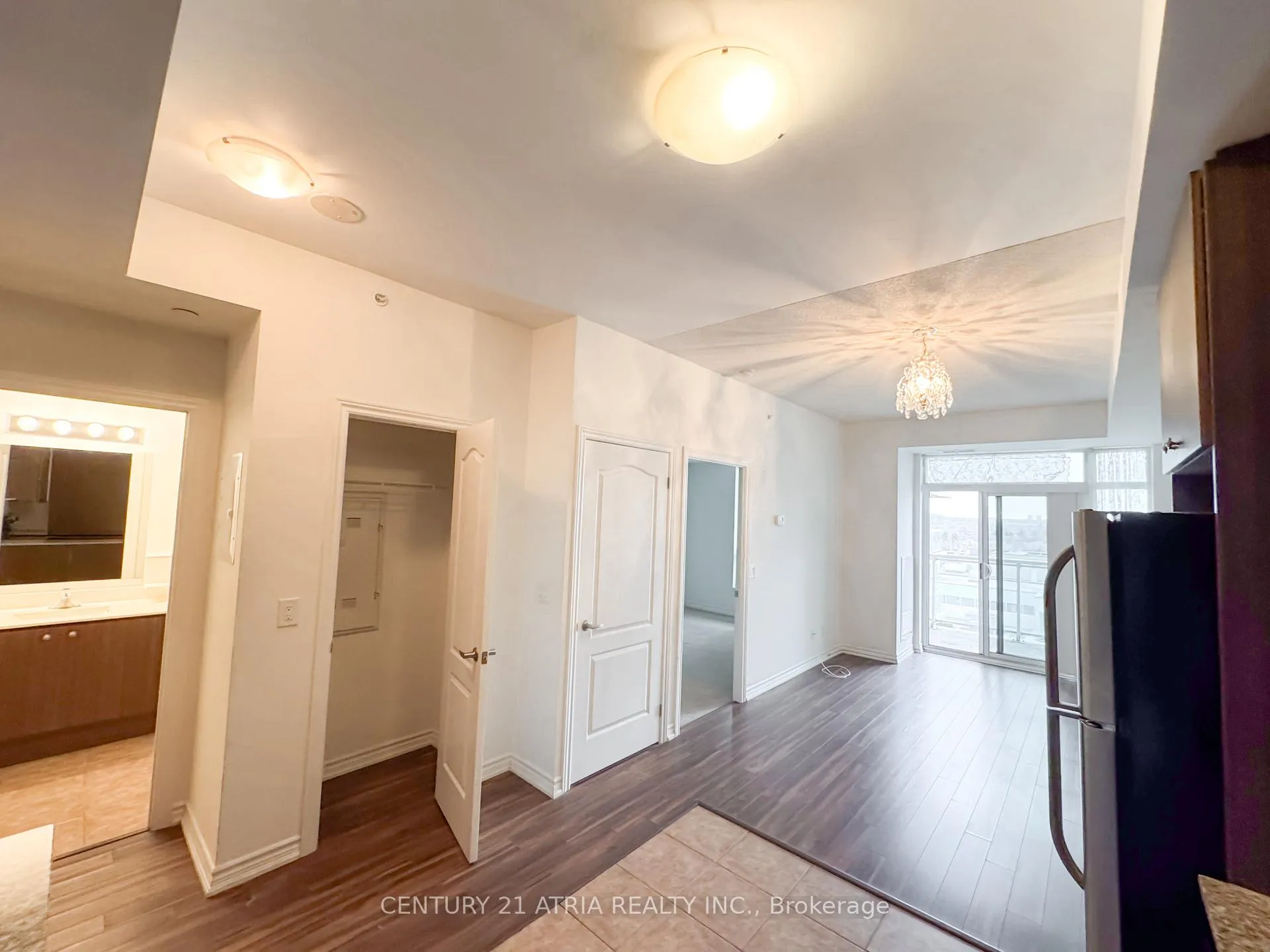 Photo 8 of Unit 902, 8323 Kennedy Road, Markham, Village Green-South Unionville — HOMEH