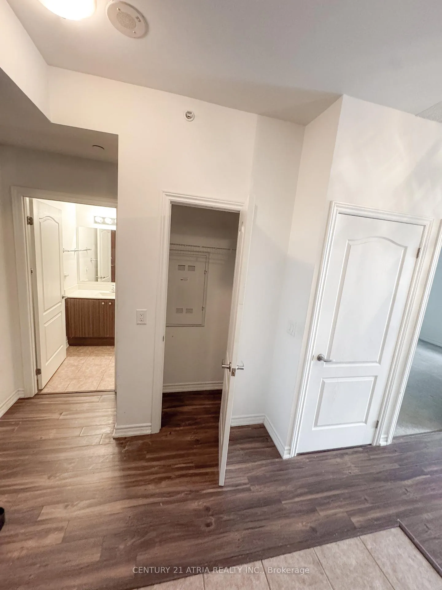 Photo 10 of Unit 902, 8323 Kennedy Road, Markham, Village Green-South Unionville — HOMEH