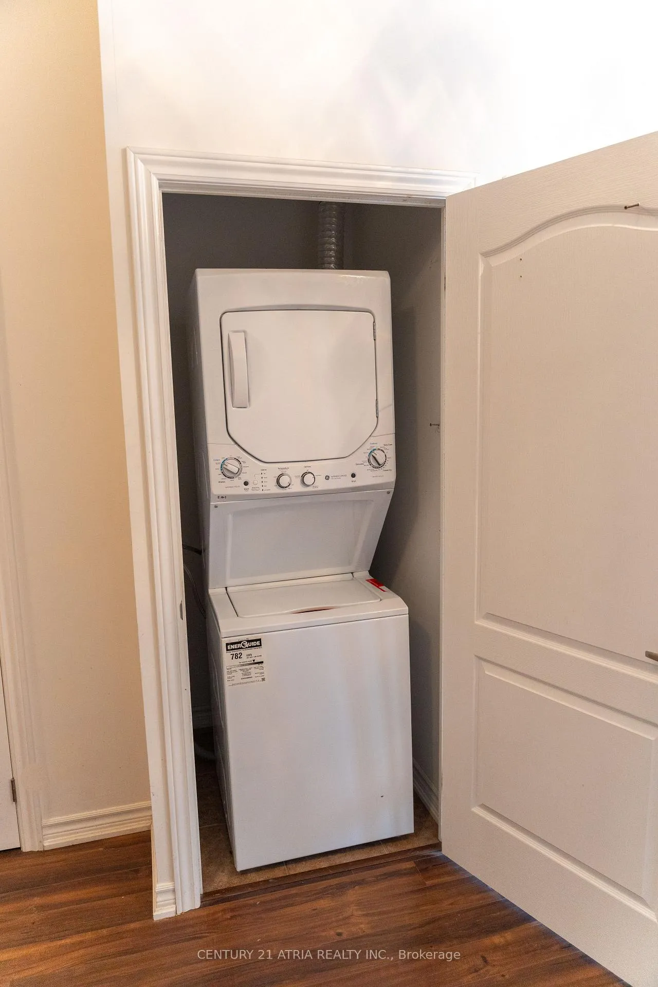 Photo 11 of Unit 902, 8323 Kennedy Road, Markham, Village Green-South Unionville — HOMEH