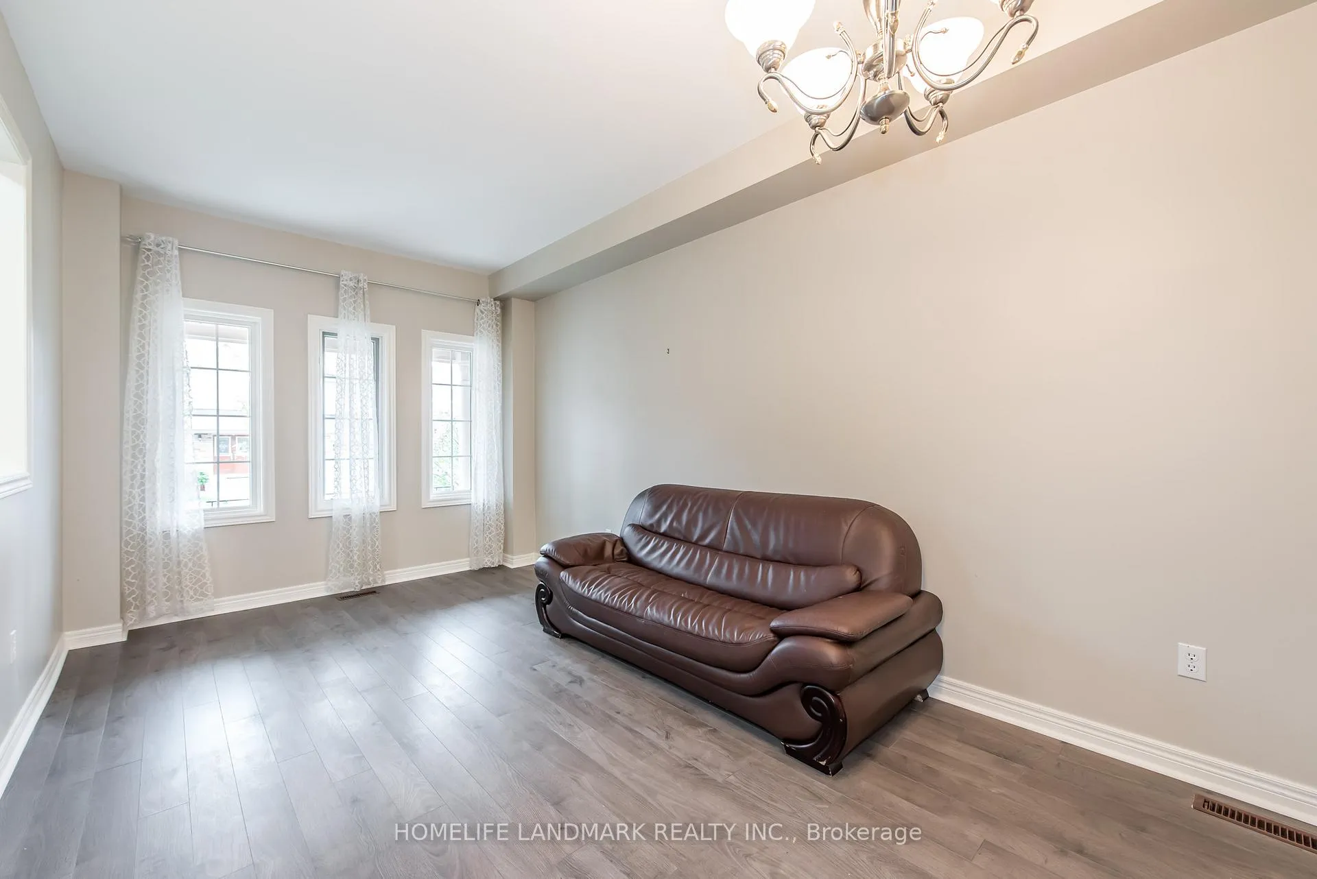 Photo 3 of 97 Annina Crescent, Markham, Village Green-South Unionville — HOMEH