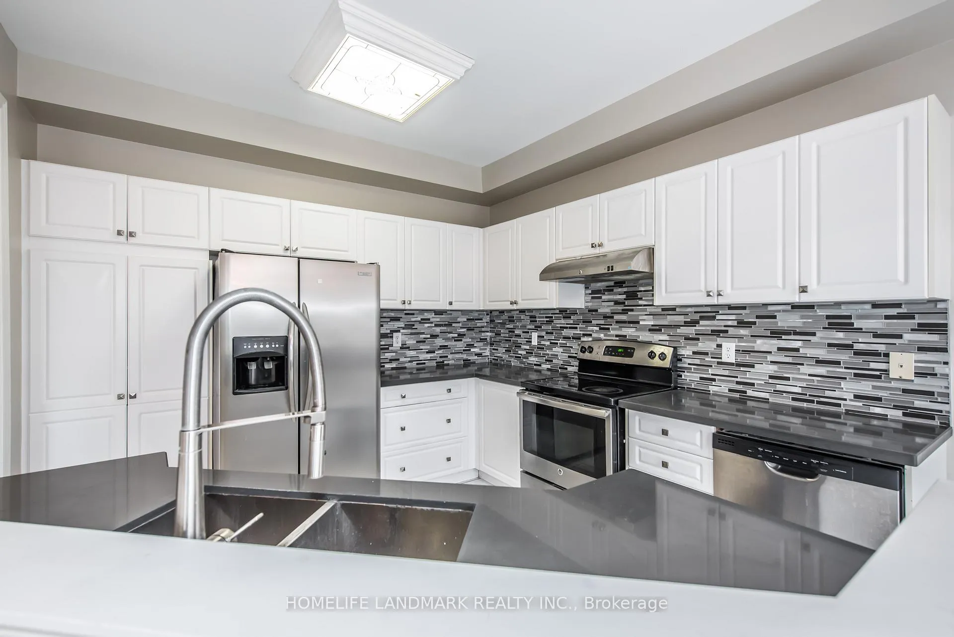 Photo 8 of 97 Annina Crescent, Markham, Village Green-South Unionville — HOMEH