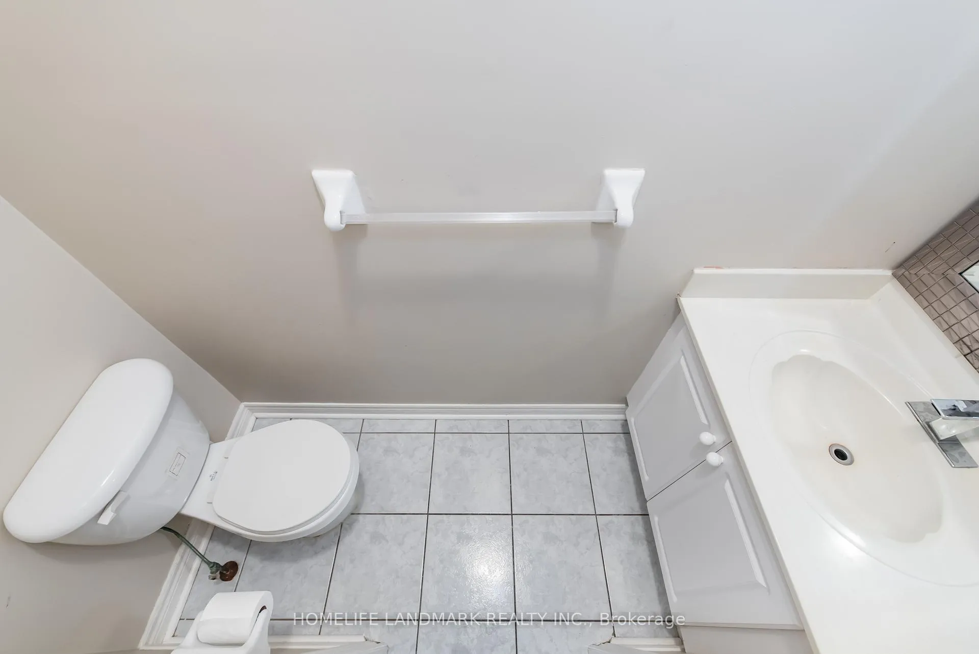 Photo 9 of 97 Annina Crescent, Markham, Village Green-South Unionville — HOMEH