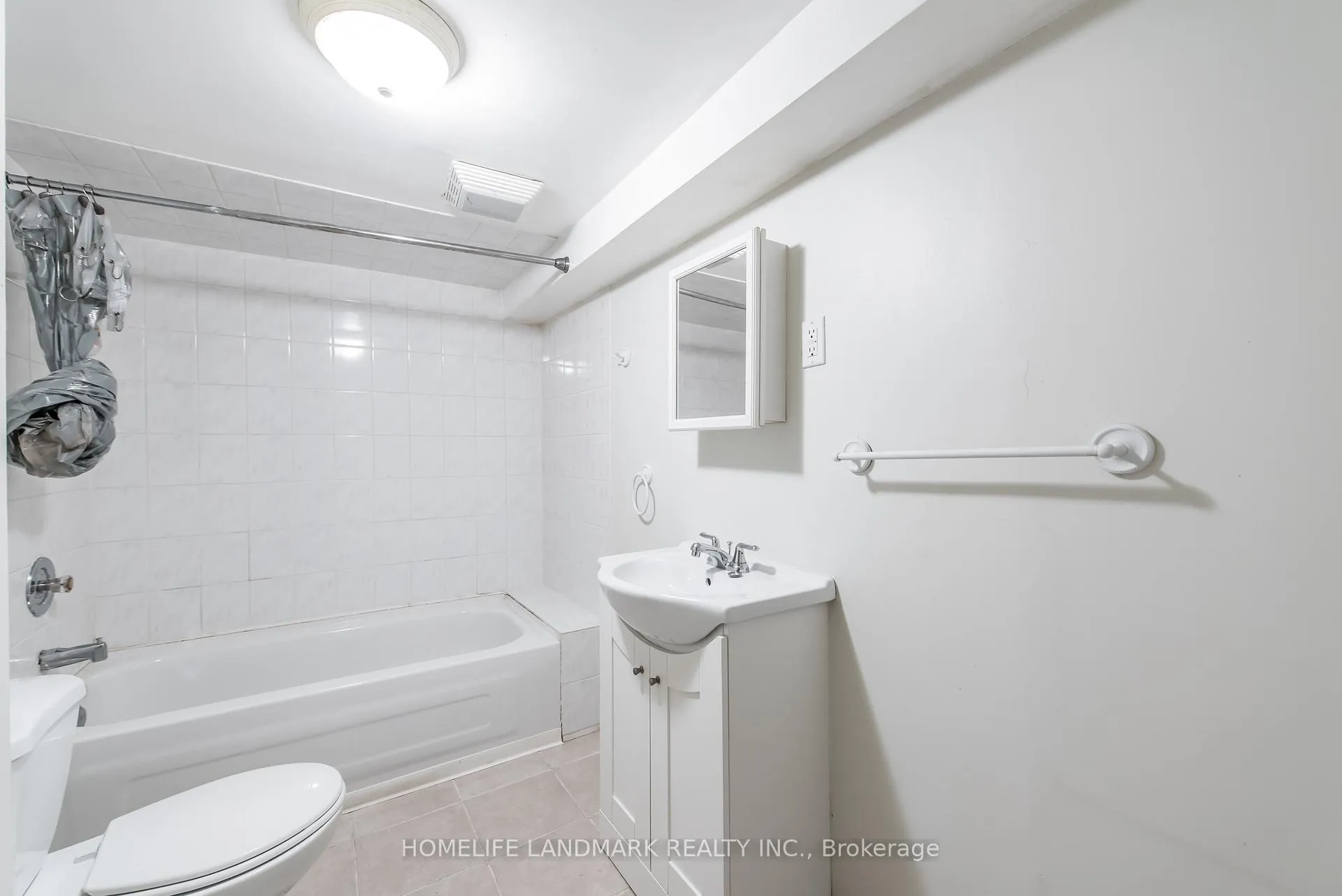 Photo 18 of 97 Annina Crescent, Markham, Village Green-South Unionville — HOMEH
