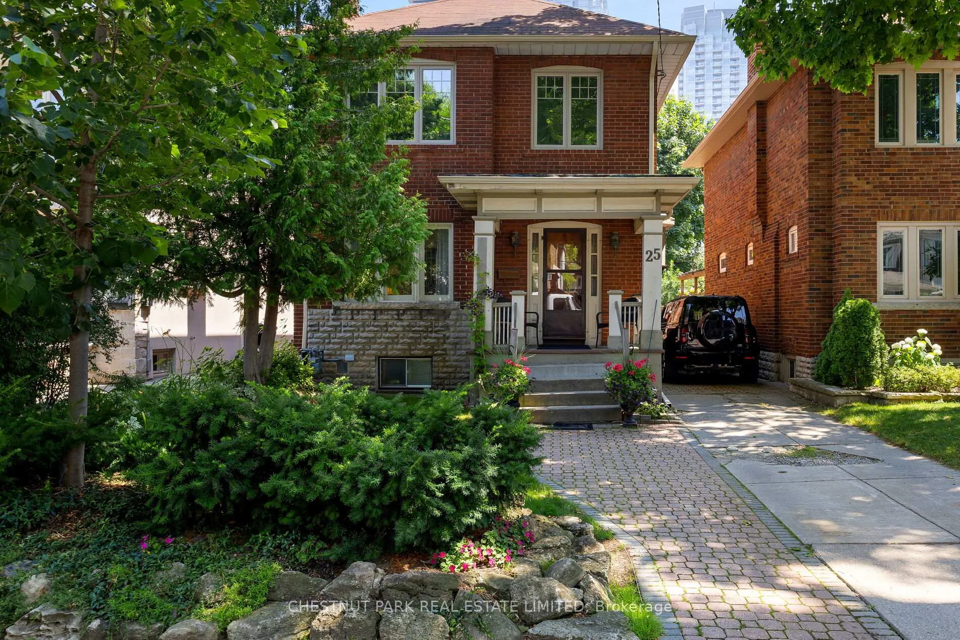 Photo 2 of 25 Maxwell Avenue, Toronto, Yonge-Eglinton — HOMEH