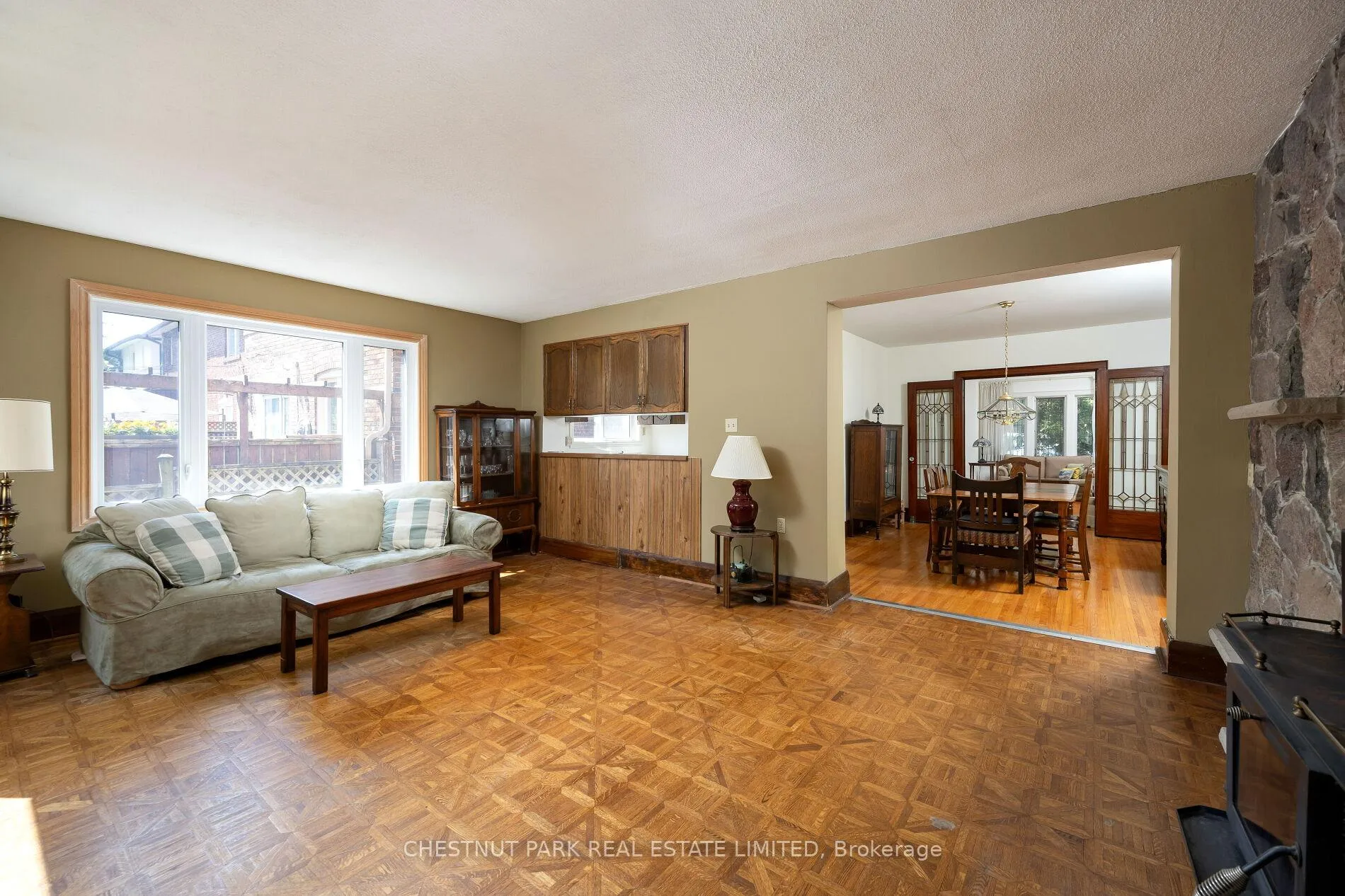 Photo 14 of 25 Maxwell Avenue, Toronto, Yonge-Eglinton — HOMEH