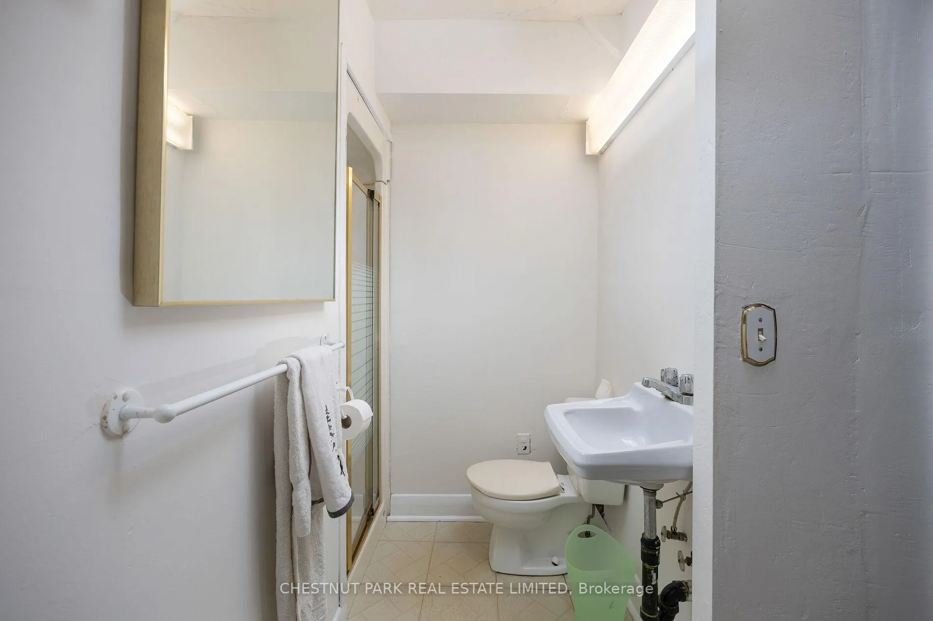 Photo 19 of 25 Maxwell Avenue, Toronto, Yonge-Eglinton — HOMEH