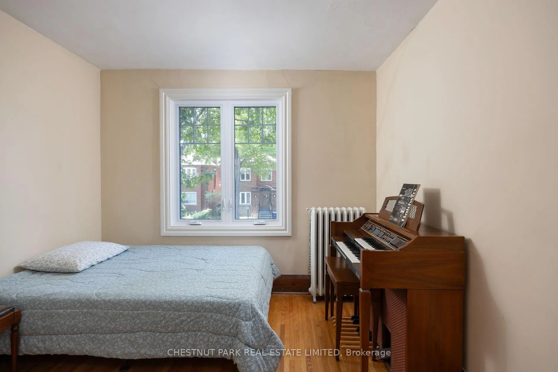 Photo 26 of 25 Maxwell Avenue, Toronto, Yonge-Eglinton — HOMEH