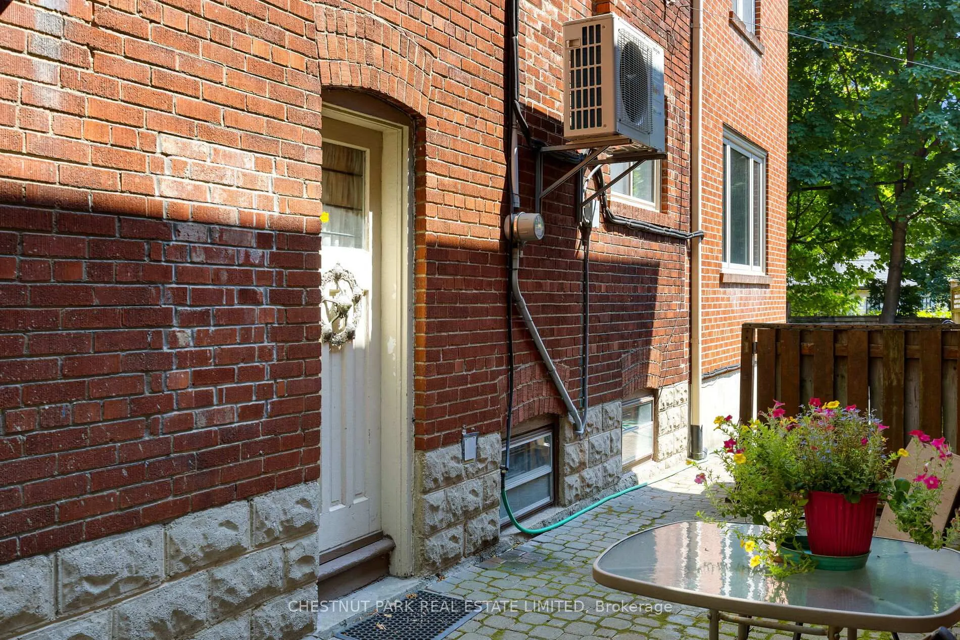 Photo 37 of 25 Maxwell Avenue, Toronto, Yonge-Eglinton — HOMEH