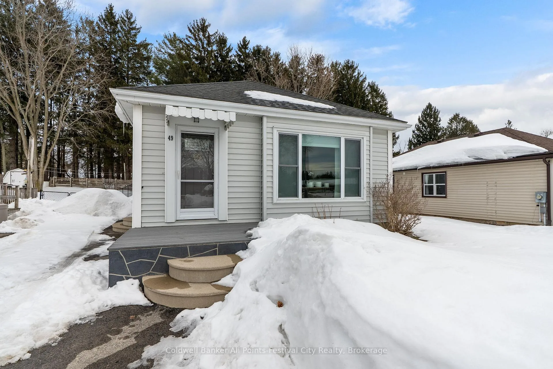 Photo 3 of 49 Carling Terrace, North Huron, Wingham — HOMEH