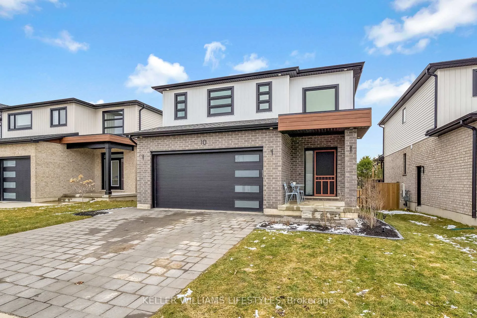 Photo 2 of 10 Mcneil Street, Strathroy-Caradoc, Mount Brydges — HOMEH