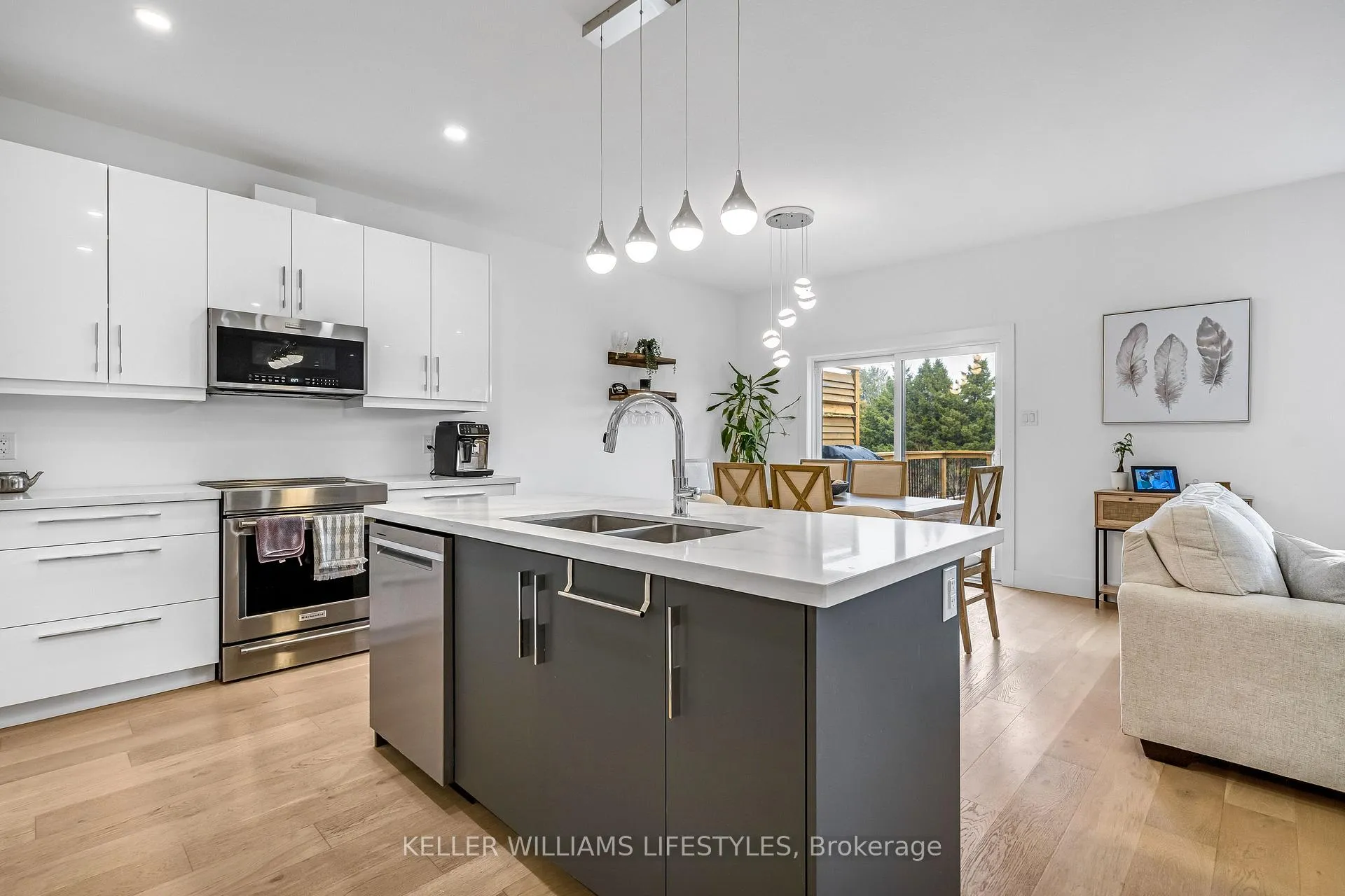 Photo 16 of 10 Mcneil Street, Strathroy-Caradoc, Mount Brydges — HOMEH