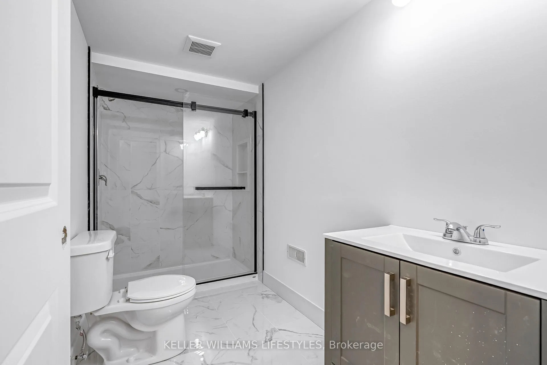 Photo 36 of 10 Mcneil Street, Strathroy-Caradoc, Mount Brydges — HOMEH