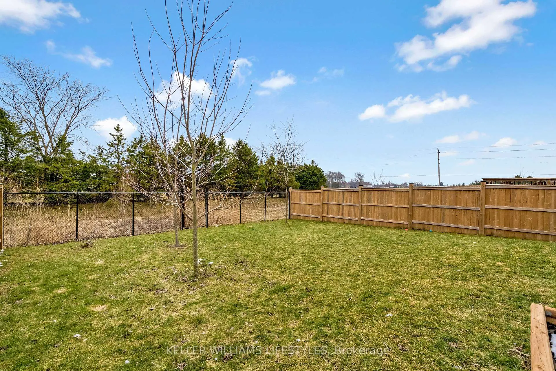 Photo 37 of 10 Mcneil Street, Strathroy-Caradoc, Mount Brydges — HOMEH