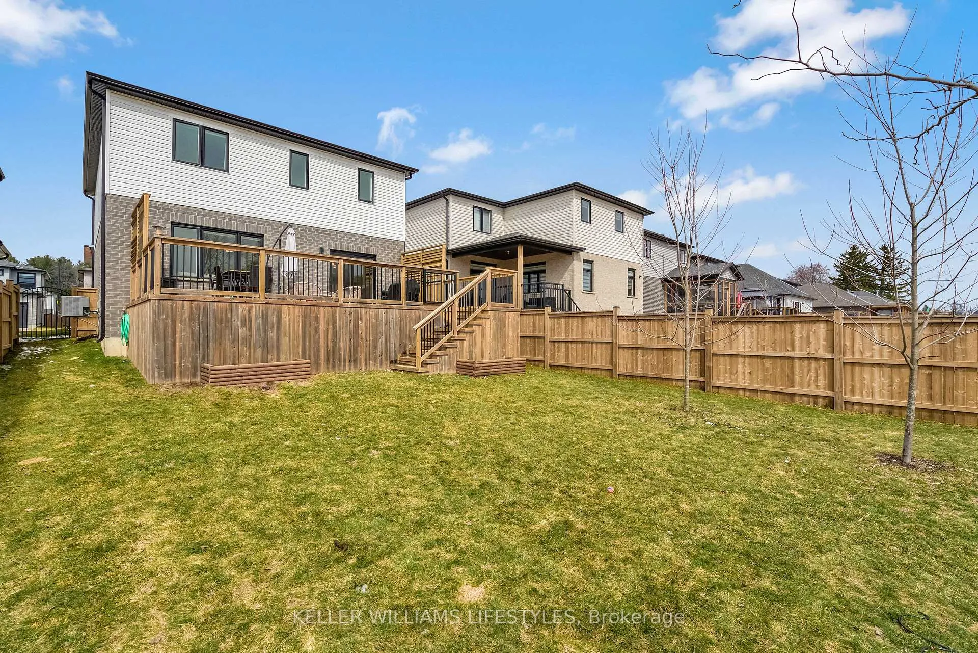 Photo 40 of 10 Mcneil Street, Strathroy-Caradoc, Mount Brydges — HOMEH