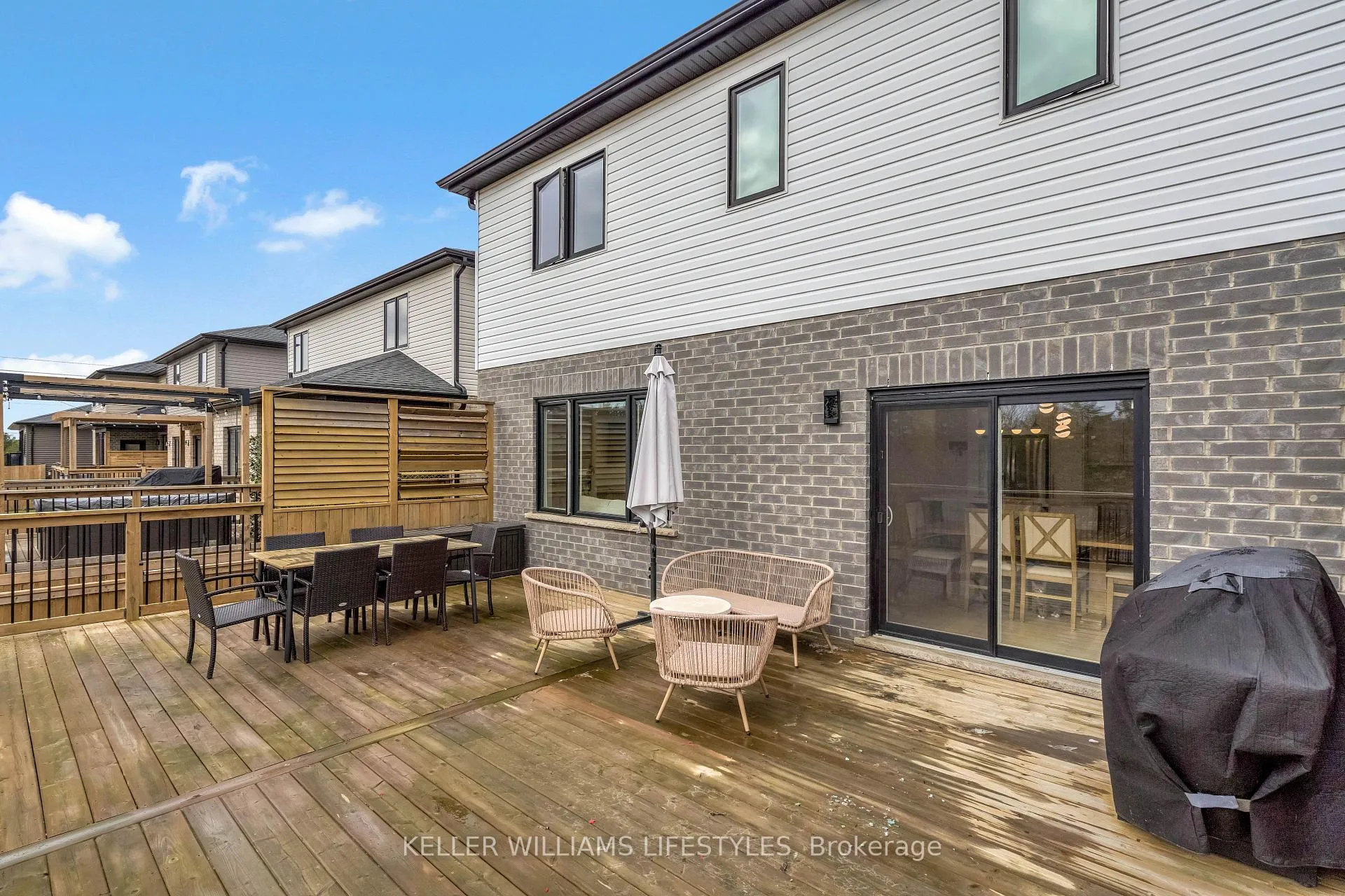 Photo 41 of 10 Mcneil Street, Strathroy-Caradoc, Mount Brydges — HOMEH