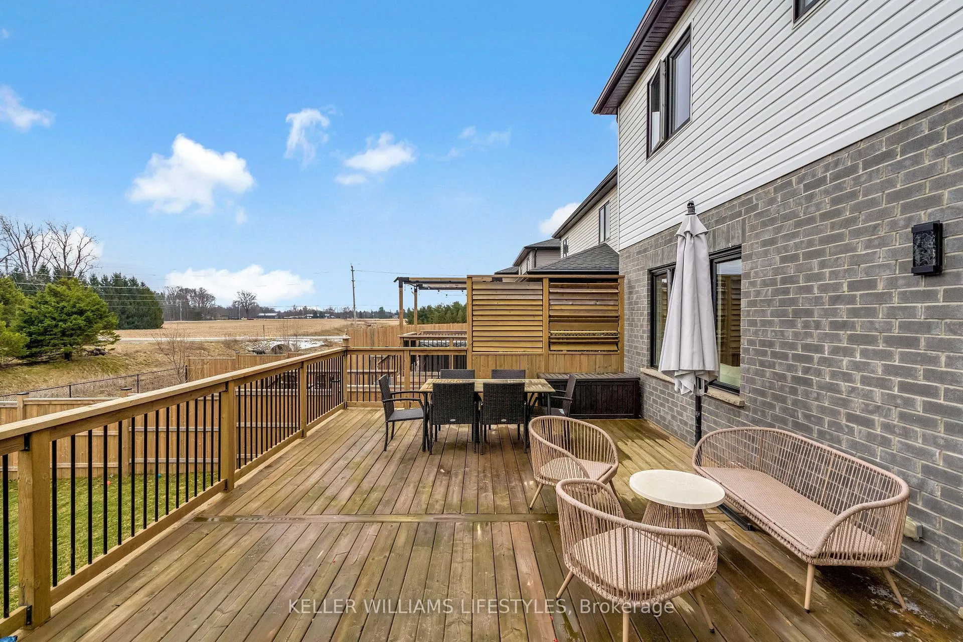 Photo 42 of 10 Mcneil Street, Strathroy-Caradoc, Mount Brydges — HOMEH