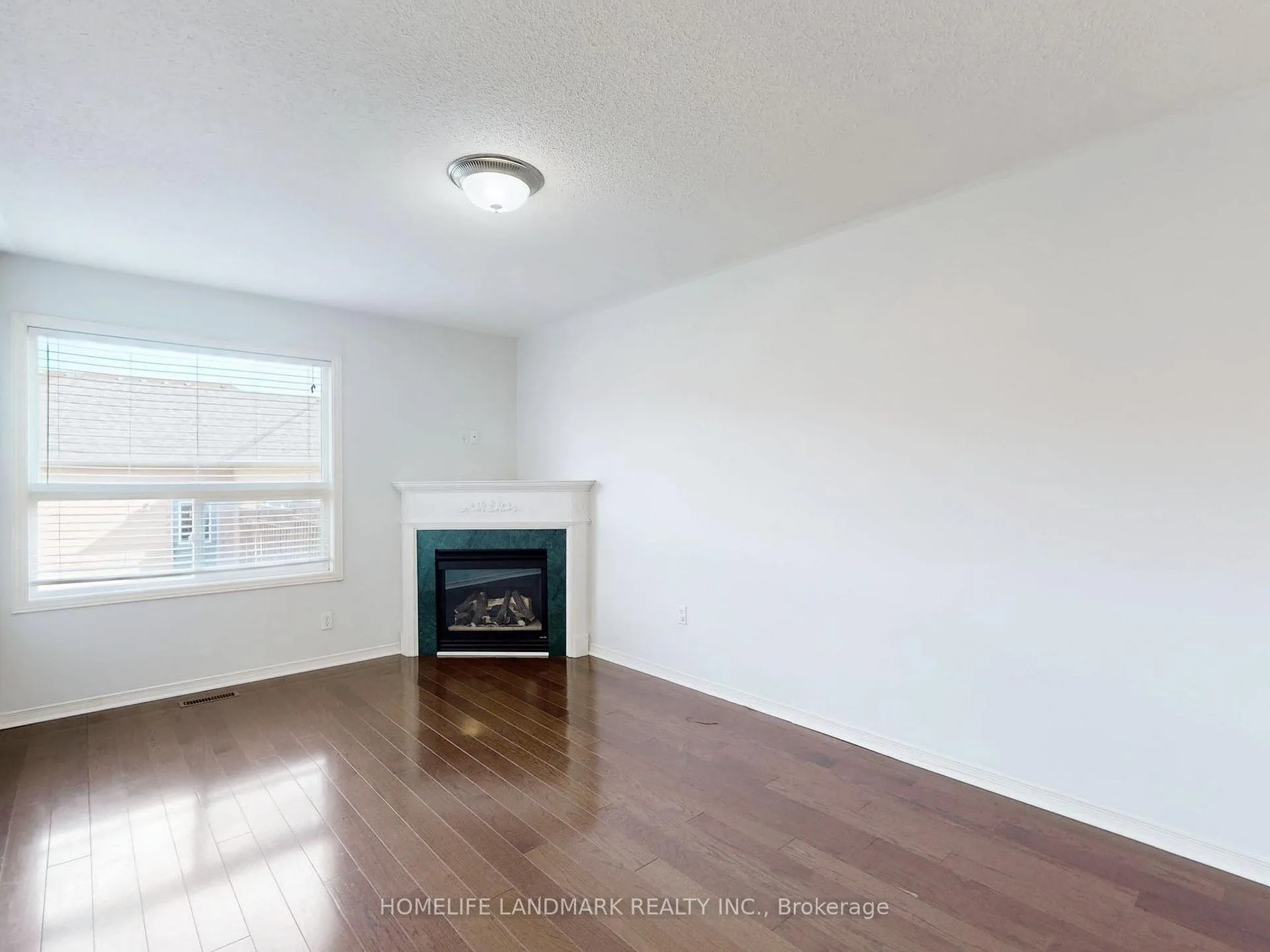 Photo 5 of 60 Cariglia Trail, Markham, Village Green-South Unionville — HOMEH