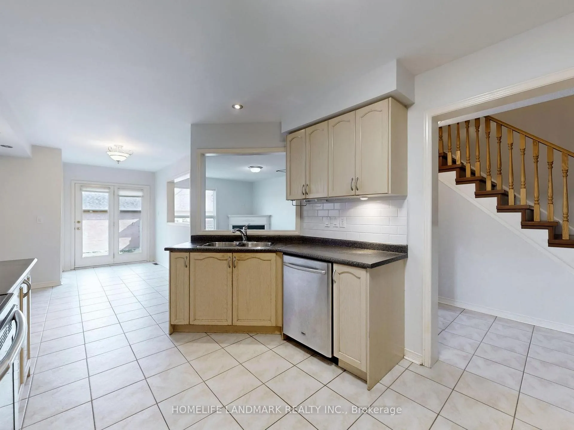 Photo 9 of 60 Cariglia Trail, Markham, Village Green-South Unionville — HOMEH