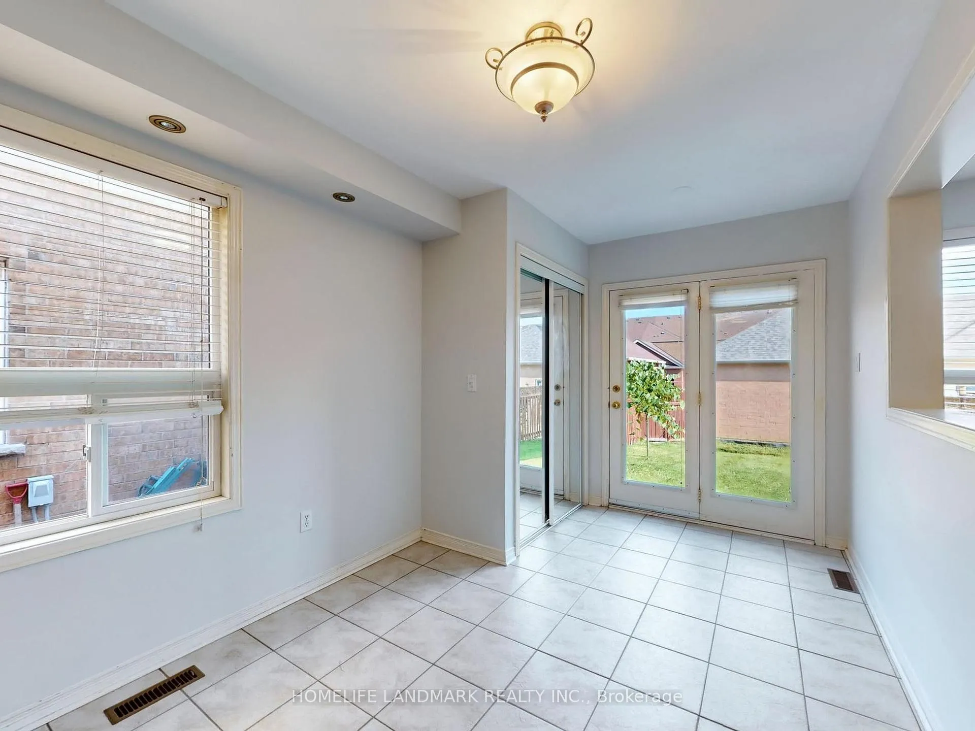 Photo 11 of 60 Cariglia Trail, Markham, Village Green-South Unionville — HOMEH