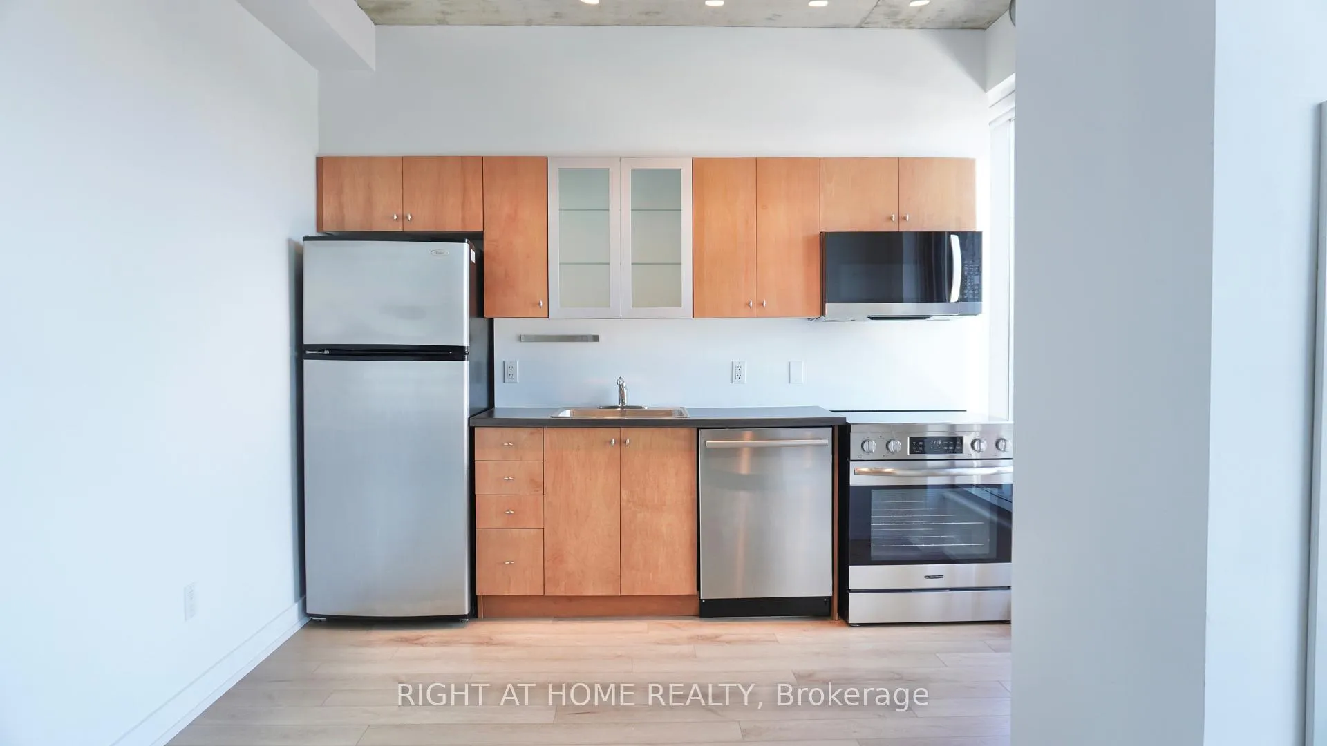 Photo 9 of Unit 904, 383 Cumberland Street, Ottawa, Lower Town/Byward Market — HOMEH