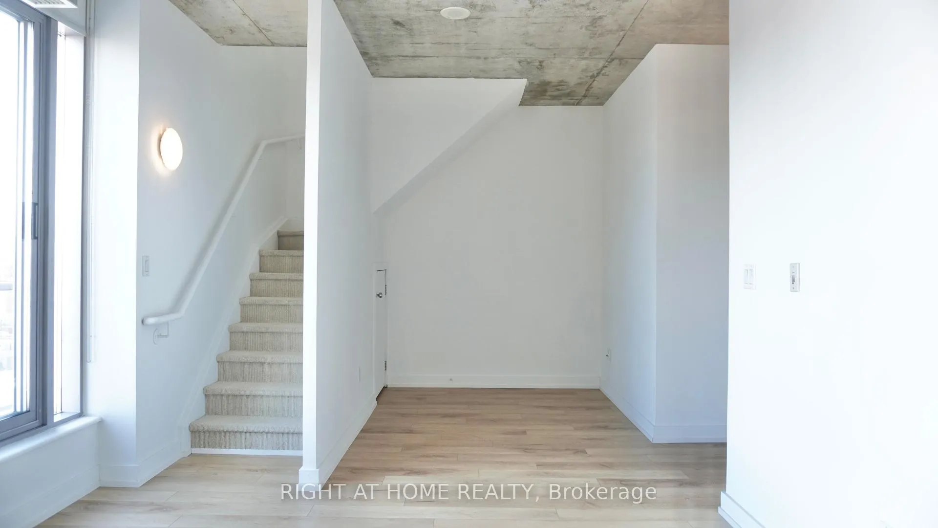 Photo 10 of Unit 904, 383 Cumberland Street, Ottawa, Lower Town/Byward Market — HOMEH