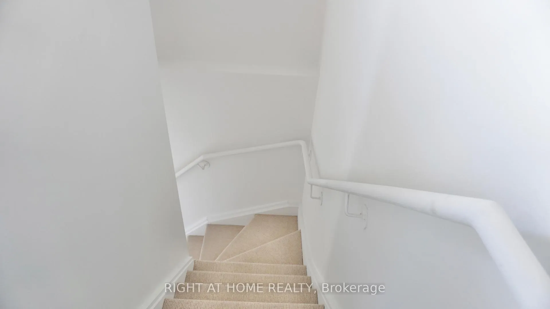 Photo 13 of Unit 904, 383 Cumberland Street, Ottawa, Lower Town/Byward Market — HOMEH