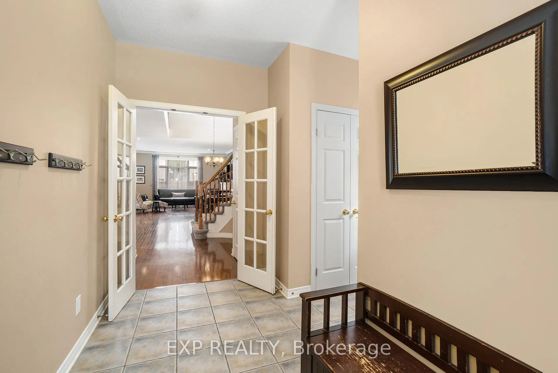 Photo 3 of 15 Escade Drive, Ottawa, Barrhaven East — HOMEH