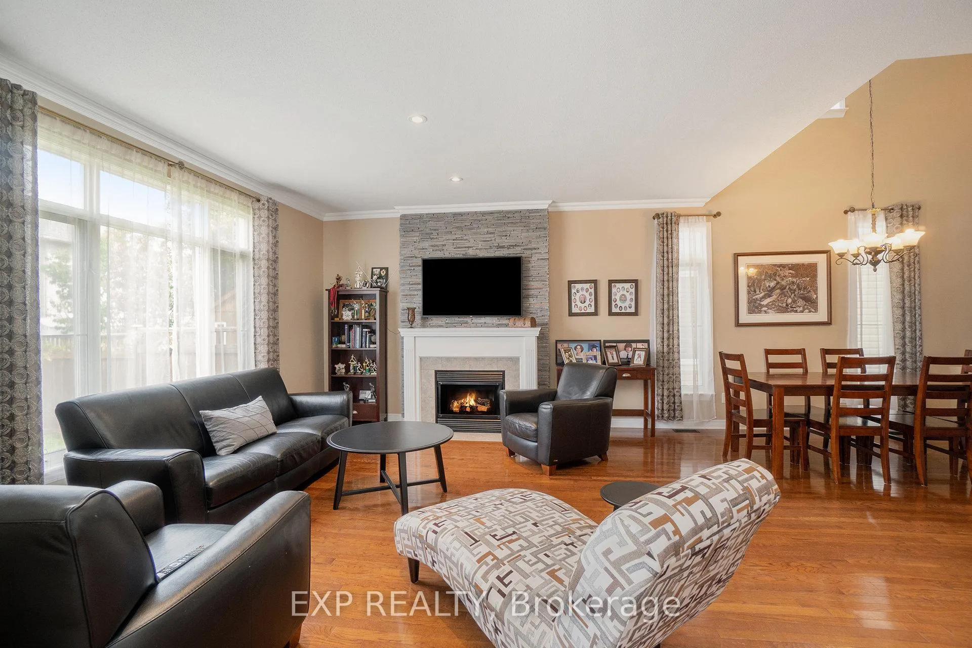 Photo 8 of 15 Escade Drive, Ottawa, Barrhaven East — HOMEH