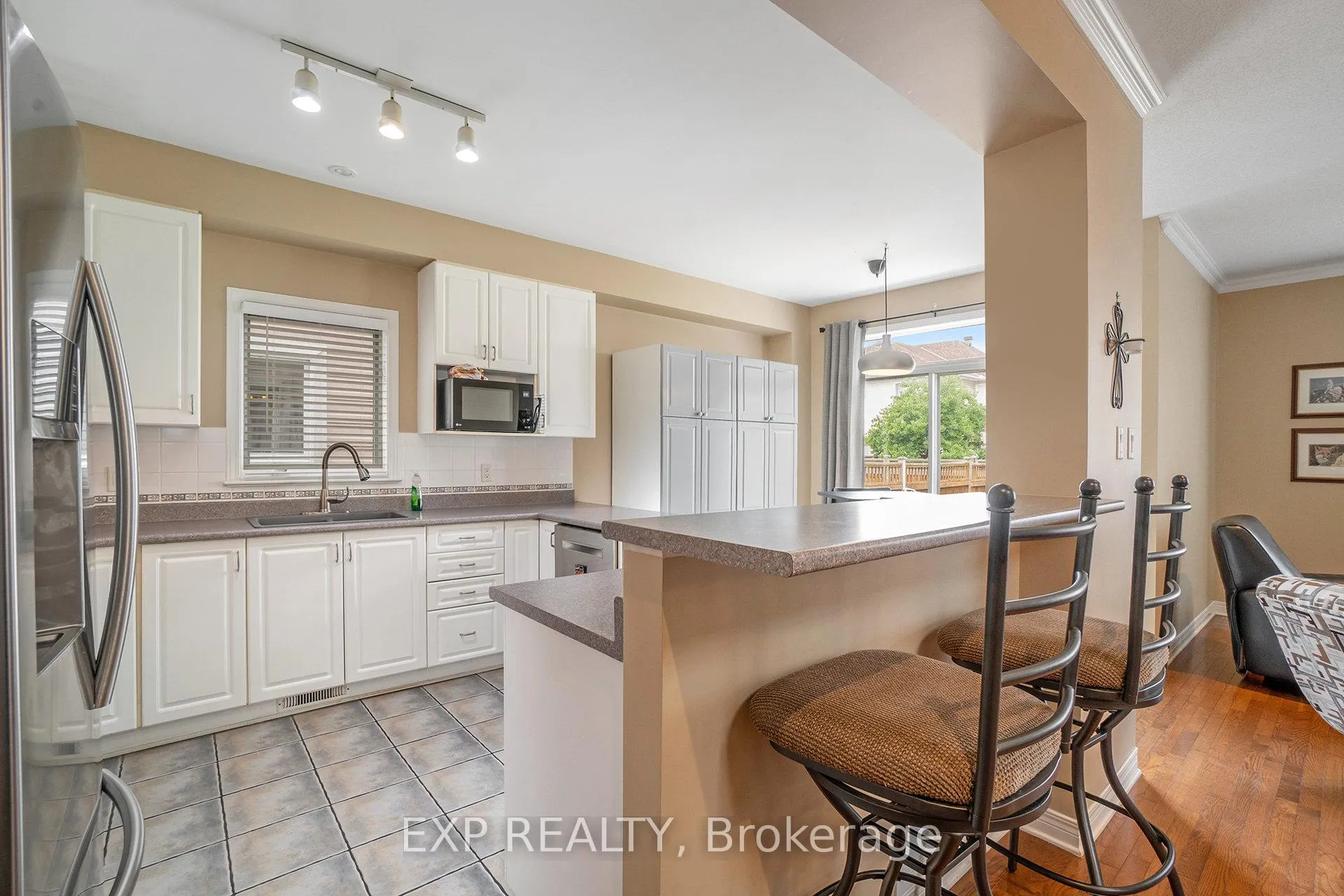Photo 14 of 15 Escade Drive, Ottawa, Barrhaven East — HOMEH