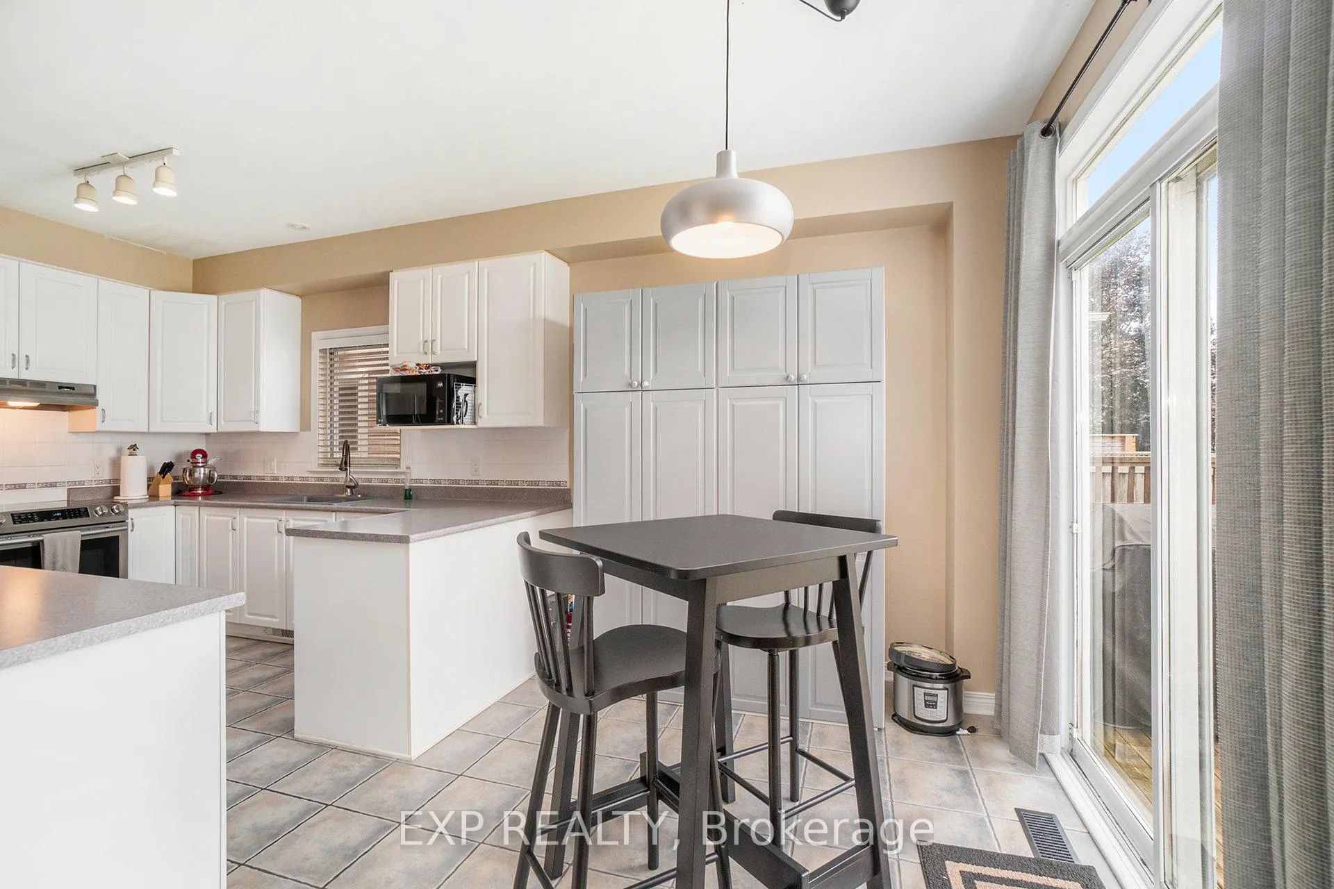 Photo 15 of 15 Escade Drive, Ottawa, Barrhaven East — HOMEH